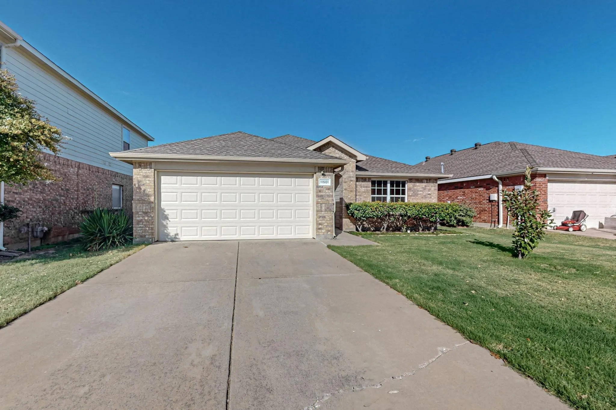 Single Family Residence For Rent in Tarrant County , 11501 Lauren Way, Fort Worth, Texas 76244, 3 Bedroom, 2 Bathroom, 2 Garage spaces, 1,784 Sqft, built in 2003, mls#21301729, Real Estate Agent in Fort Worth, Homes For Rent in Tarrant county, Homes For Rent in Fort Worth, Realtor in Fort Worth Texas, Real Estate Brokerage Independent Realty Texas, Luminita Cordes Realtor