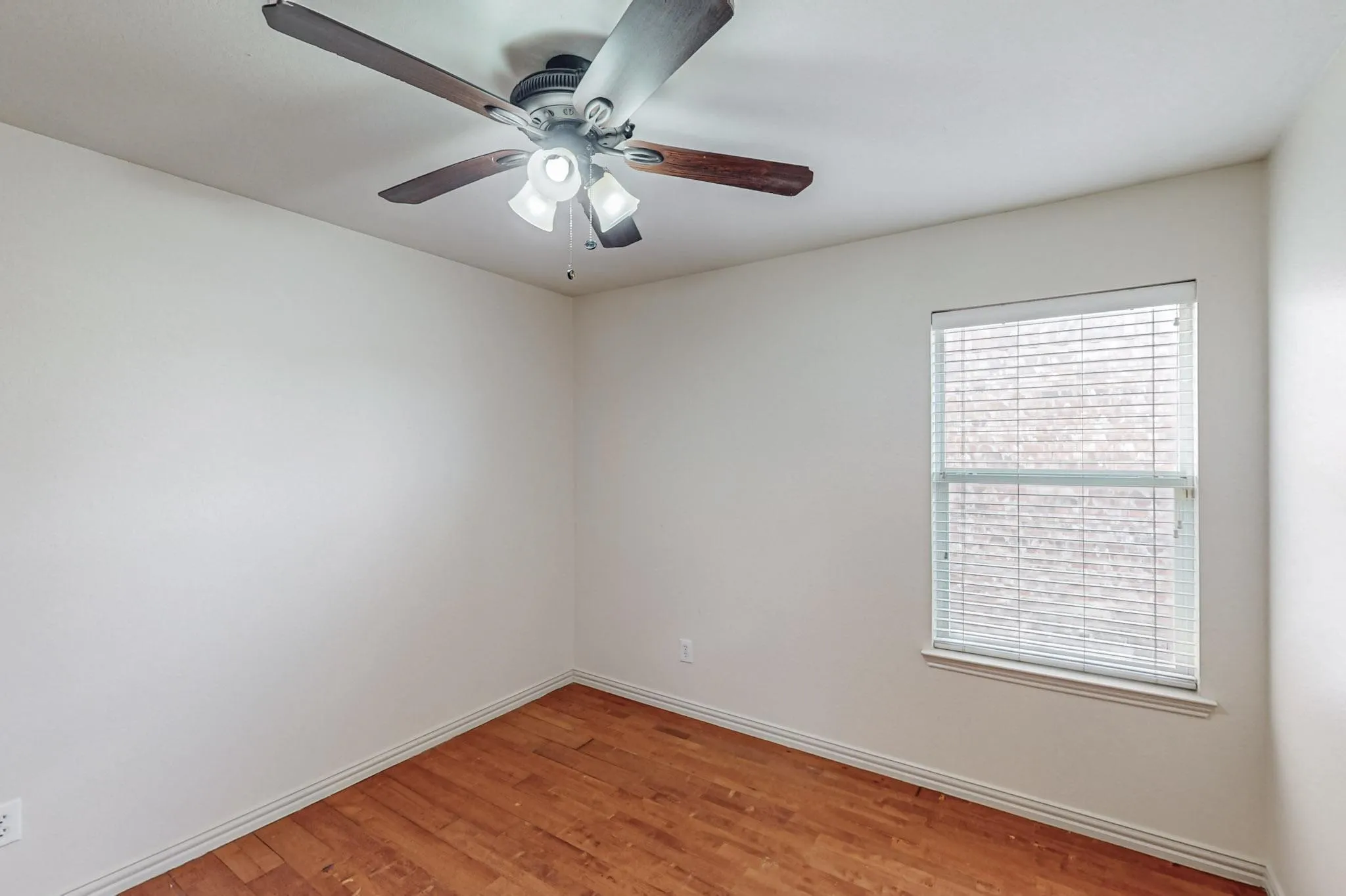 Single Family Residence For Rent in Tarrant County , 11501 Lauren Way, Fort Worth, Texas 76244, 3 Bedroom, 2 Bathroom, 2 Garage spaces, 1,784 Sqft, built in 2003, mls#21301729, Real Estate Agent in Fort Worth, Homes For Rent in Tarrant county, Homes For Rent in Fort Worth, Realtor in Fort Worth Texas, Real Estate Brokerage Independent Realty Texas, Luminita Cordes Realtor