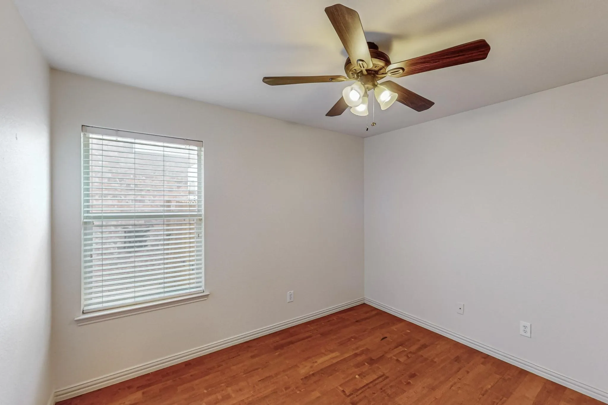 Single Family Residence For Rent in Tarrant County , 11501 Lauren Way, Fort Worth, Texas 76244, 3 Bedroom, 2 Bathroom, 2 Garage spaces, 1,784 Sqft, built in 2003, mls#21301729, Real Estate Agent in Fort Worth, Homes For Rent in Tarrant county, Homes For Rent in Fort Worth, Realtor in Fort Worth Texas, Real Estate Brokerage Independent Realty Texas, Luminita Cordes Realtor