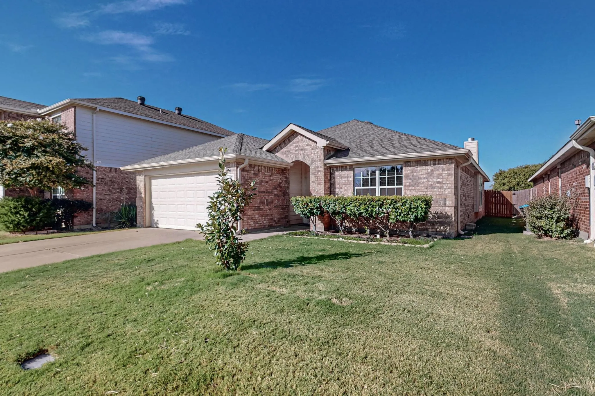 Single Family Residence For Rent in Tarrant County , 11501 Lauren Way, Fort Worth, Texas 76244, 3 Bedroom, 2 Bathroom, 2 Garage spaces, 1,784 Sqft, built in 2003, mls#21301729, Real Estate Agent in Fort Worth, Homes For Rent in Tarrant county, Homes For Rent in Fort Worth, Realtor in Fort Worth Texas, Real Estate Brokerage Independent Realty Texas, Luminita Cordes Realtor