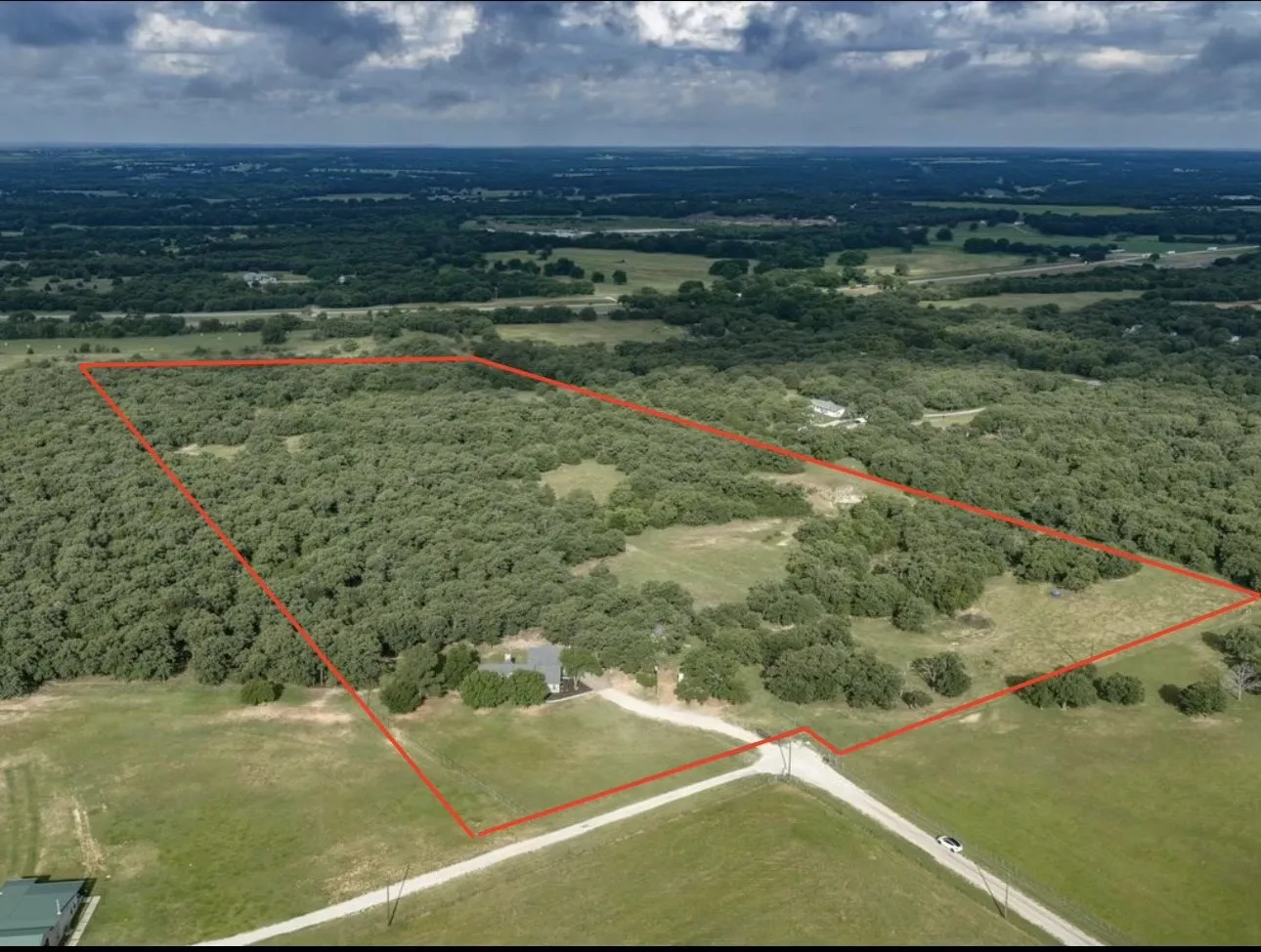 Single Family Residence For Sale in Wise County , 210 County Road 2696, Alvord, Texas 76225, 3 Bedroom, 2 Bathroom, 2 Garage spaces, 1,467 Sqft, built in 1997, mls#21290704, Real Estate Agent in Alvord, Homes For Sale in Wise county, Homes For Sale in Alvord, Realtor in Alvord Texas, Real Estate Brokerage Independent Realty Texas, Luminita Cordes Realtor