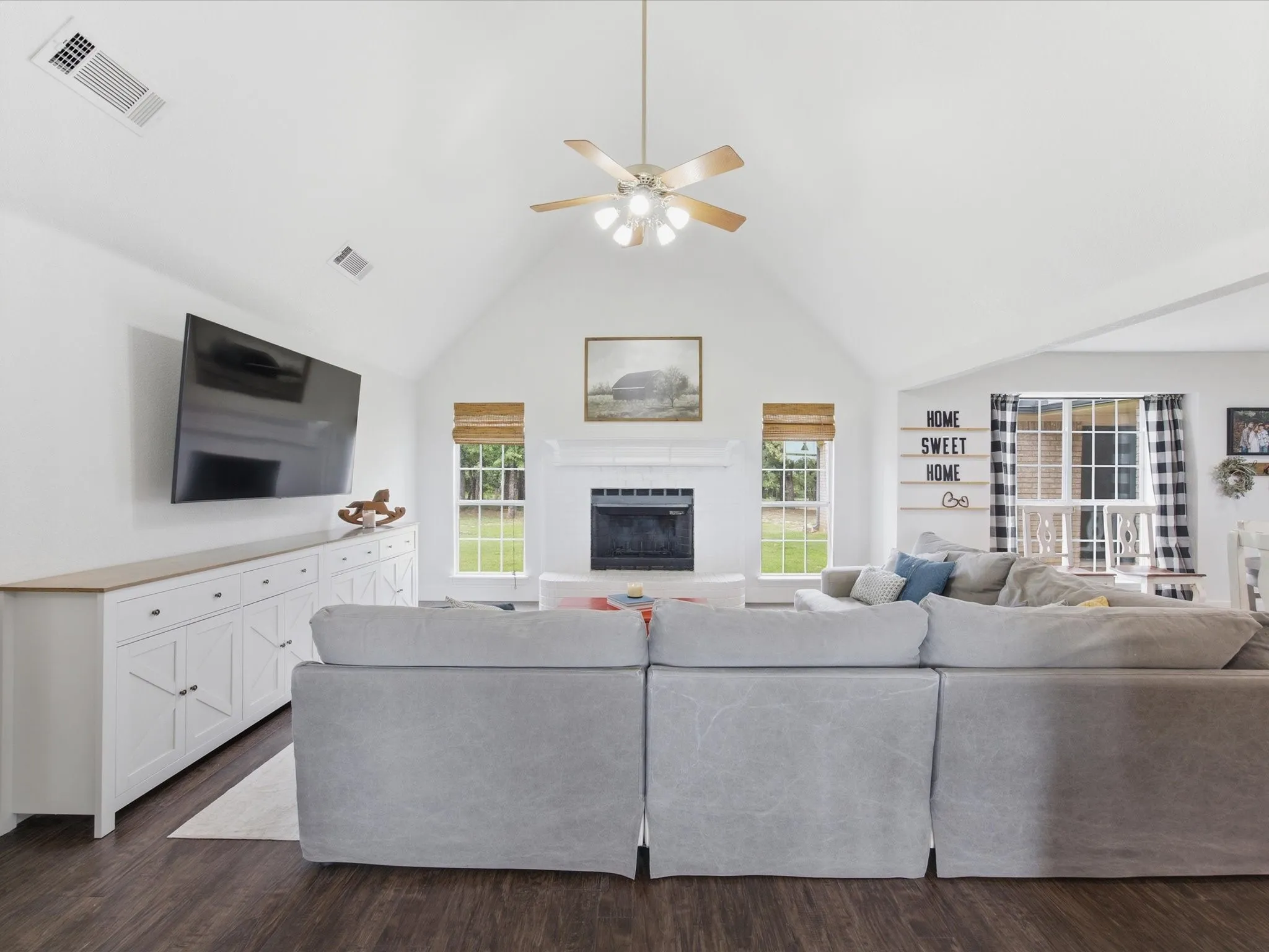 Single Family Residence For Sale in Wise County , 210 County Road 2696, Alvord, Texas 76225, 3 Bedroom, 2 Bathroom, 2 Garage spaces, 1,467 Sqft, built in 1997, mls#21290704, Real Estate Agent in Alvord, Homes For Sale in Wise county, Homes For Sale in Alvord, Realtor in Alvord Texas, Real Estate Brokerage Independent Realty Texas, Luminita Cordes Realtor