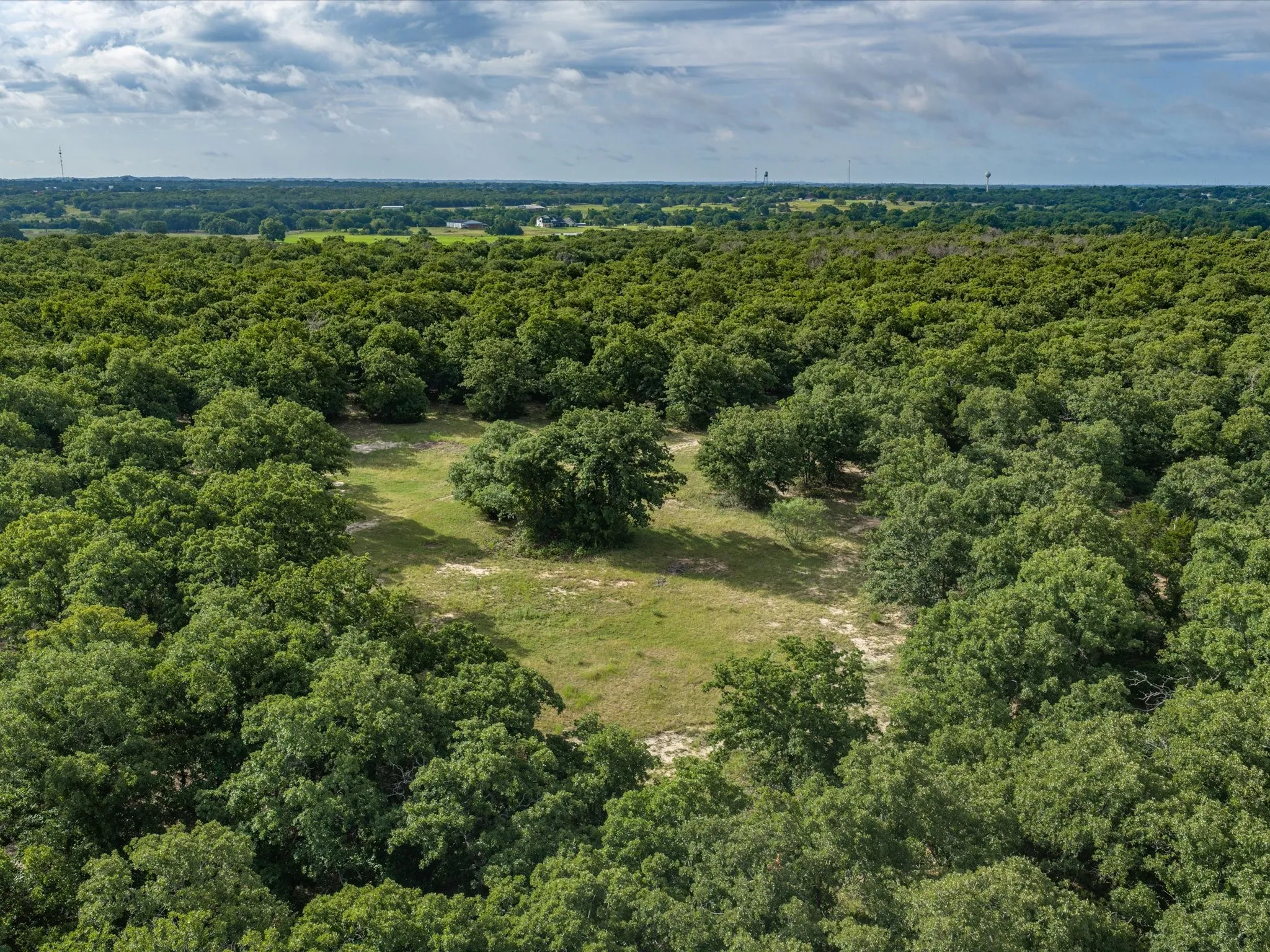 Single Family Residence For Sale in Wise County , 210 County Road 2696, Alvord, Texas 76225, 3 Bedroom, 2 Bathroom, 2 Garage spaces, 1,467 Sqft, built in 1997, mls#21290704, Real Estate Agent in Alvord, Homes For Sale in Wise county, Homes For Sale in Alvord, Realtor in Alvord Texas, Real Estate Brokerage Independent Realty Texas, Luminita Cordes Realtor