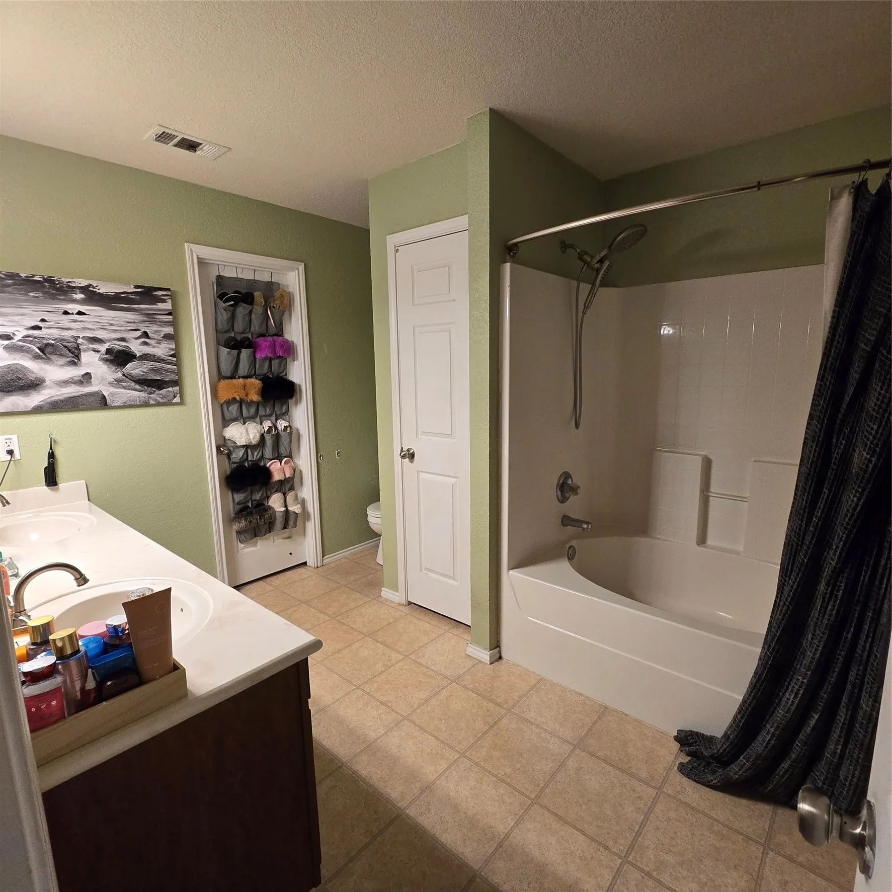 Single Family Residence For Sale in Williamson County , 212 Druse Lane, Jarrell, Texas 76537, 4 Bedroom, 2 Bathroom, 2 Garage spaces, 1,887 Sqft, built in 2008, mls#21301925, Real Estate Agent in Jarrell, Homes For Sale in Williamson county, Homes For Sale in Jarrell, Realtor in Jarrell Texas, Real Estate Brokerage Independent Realty Texas, Luminita Cordes Realtor