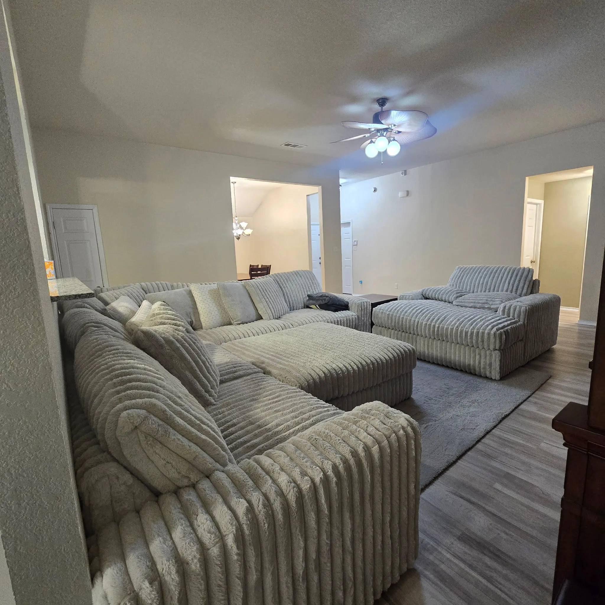 Single Family Residence For Sale in Williamson County , 212 Druse Lane, Jarrell, Texas 76537, 4 Bedroom, 2 Bathroom, 2 Garage spaces, 1,887 Sqft, built in 2008, mls#21301925, Real Estate Agent in Jarrell, Homes For Sale in Williamson county, Homes For Sale in Jarrell, Realtor in Jarrell Texas, Real Estate Brokerage Independent Realty Texas, Luminita Cordes Realtor