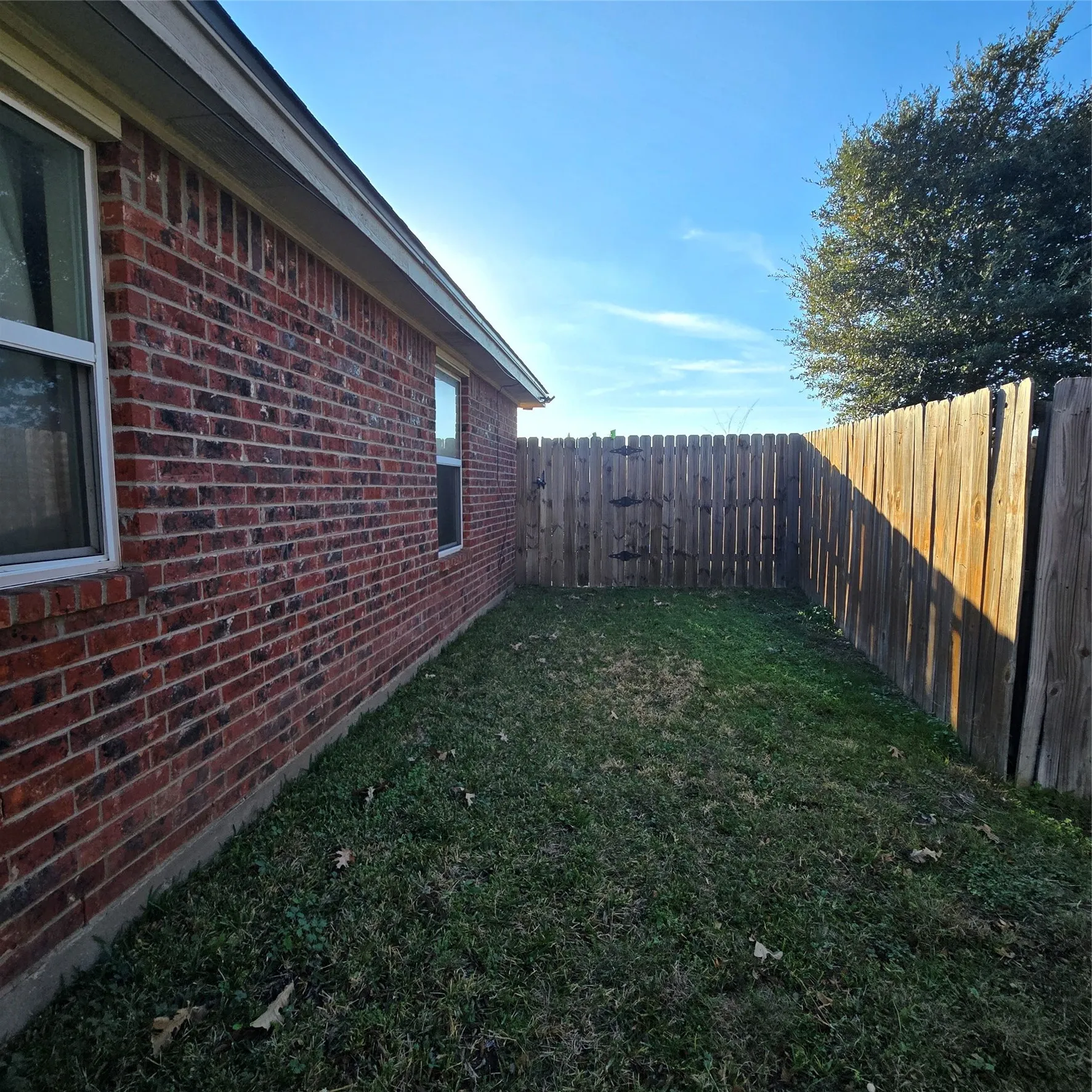 Single Family Residence For Sale in Williamson County , 212 Druse Lane, Jarrell, Texas 76537, 4 Bedroom, 2 Bathroom, 2 Garage spaces, 1,887 Sqft, built in 2008, mls#21301925, Real Estate Agent in Jarrell, Homes For Sale in Williamson county, Homes For Sale in Jarrell, Realtor in Jarrell Texas, Real Estate Brokerage Independent Realty Texas, Luminita Cordes Realtor