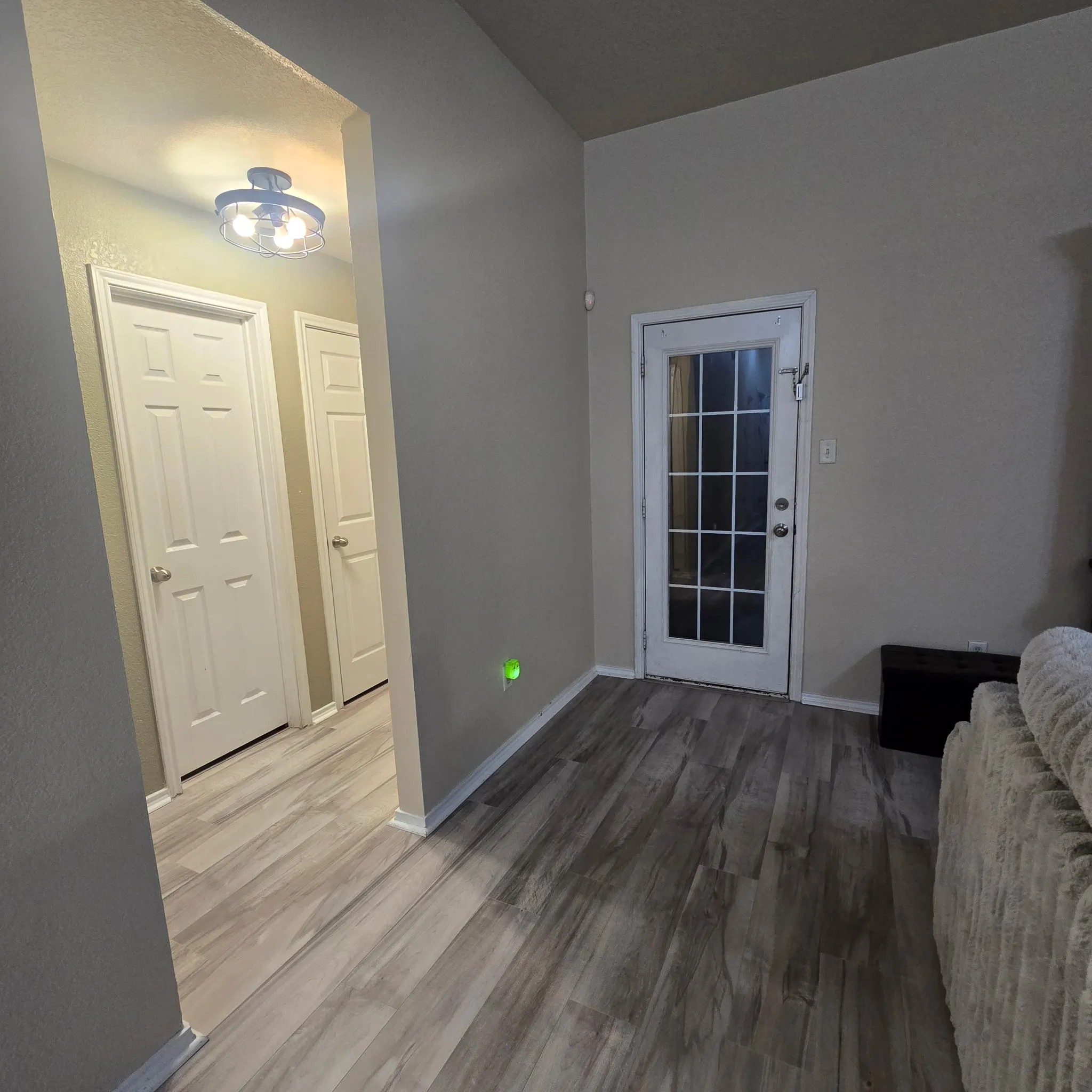 Single Family Residence For Sale in Williamson County , 212 Druse Lane, Jarrell, Texas 76537, 4 Bedroom, 2 Bathroom, 2 Garage spaces, 1,887 Sqft, built in 2008, mls#21301925, Real Estate Agent in Jarrell, Homes For Sale in Williamson county, Homes For Sale in Jarrell, Realtor in Jarrell Texas, Real Estate Brokerage Independent Realty Texas, Luminita Cordes Realtor
