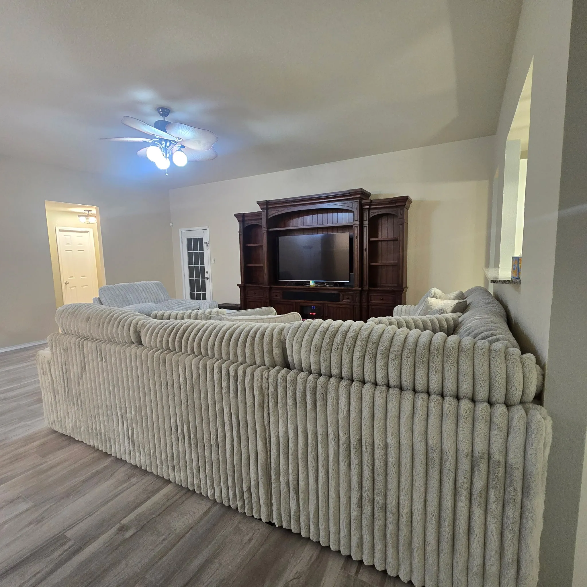 Single Family Residence For Sale in Williamson County , 212 Druse Lane, Jarrell, Texas 76537, 4 Bedroom, 2 Bathroom, 2 Garage spaces, 1,887 Sqft, built in 2008, mls#21301925, Real Estate Agent in Jarrell, Homes For Sale in Williamson county, Homes For Sale in Jarrell, Realtor in Jarrell Texas, Real Estate Brokerage Independent Realty Texas, Luminita Cordes Realtor
