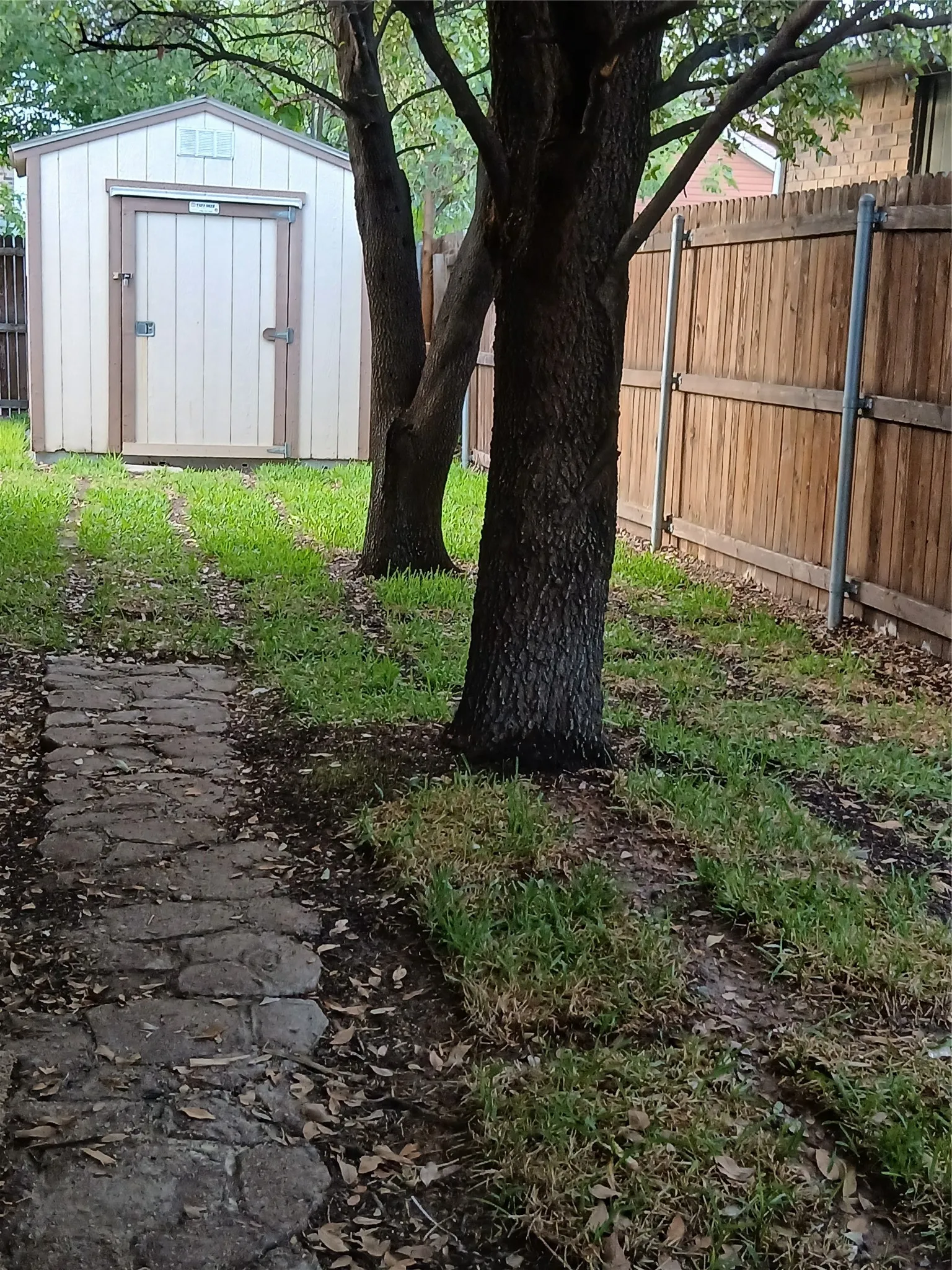 Single Family Residence For Rent in Denton County , 5616 Tucker Street, The Colony, Texas 75056, 5 Bedroom, 2 Bathroom, Garage spaces, 2,166 Sqft, built in 1983, mls#21301563, Real Estate Agent in The Colony, Homes For Rent in Denton county, Homes For Rent in The Colony, Realtor in The Colony Texas, Real Estate Brokerage Independent Realty Texas, Luminita Cordes Realtor