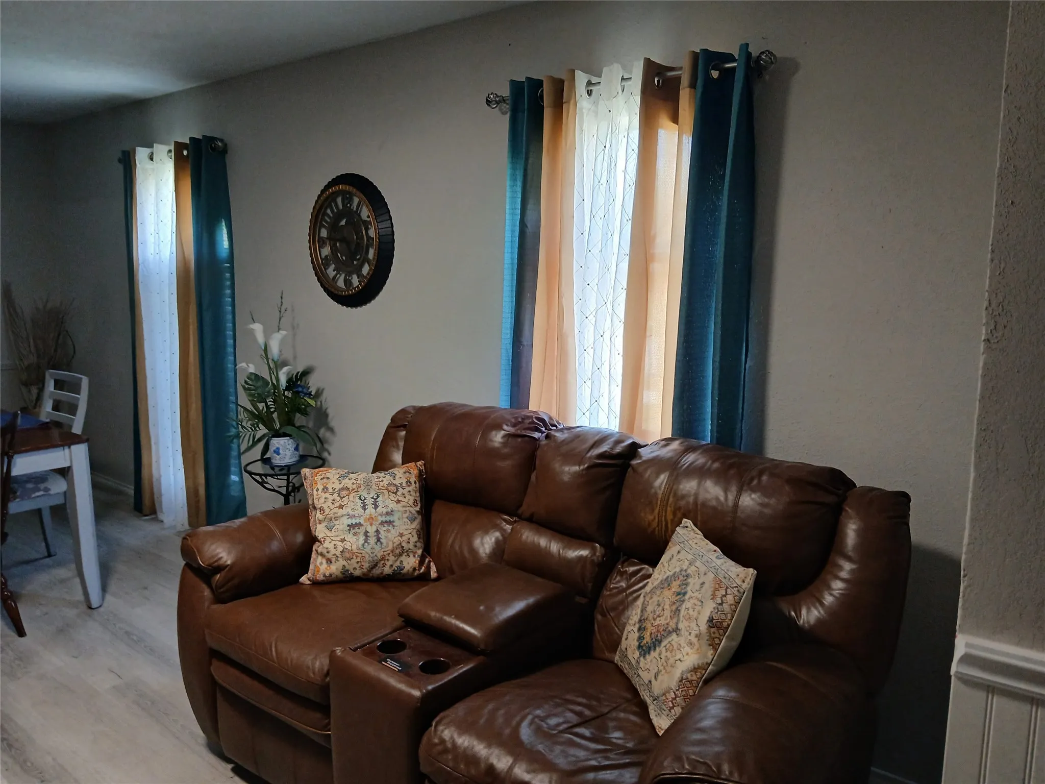 Single Family Residence For Rent in Denton County , 5616 Tucker Street, The Colony, Texas 75056, 5 Bedroom, 2 Bathroom, Garage spaces, 2,166 Sqft, built in 1983, mls#21301563, Real Estate Agent in The Colony, Homes For Rent in Denton county, Homes For Rent in The Colony, Realtor in The Colony Texas, Real Estate Brokerage Independent Realty Texas, Luminita Cordes Realtor