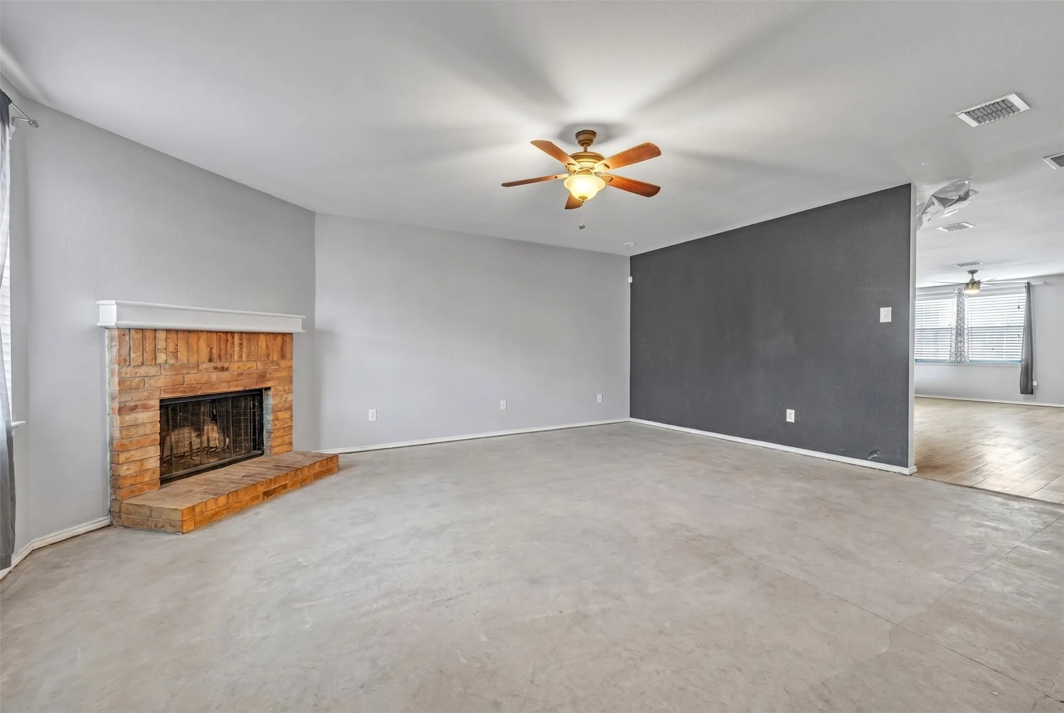 Single Family Residence For Sale in Tarrant County , 9129 Troy Drive, Fort Worth, Texas 76123, 5 Bedroom, 3 Bathroom, 2 Garage spaces, 3,607 Sqft, built in 2006, mls#21297446, Real Estate Agent in Fort Worth, Homes For Sale in Tarrant county, Homes For Sale in Fort Worth, Realtor in Fort Worth Texas, Real Estate Brokerage Independent Realty Texas, Luminita Cordes Realtor
