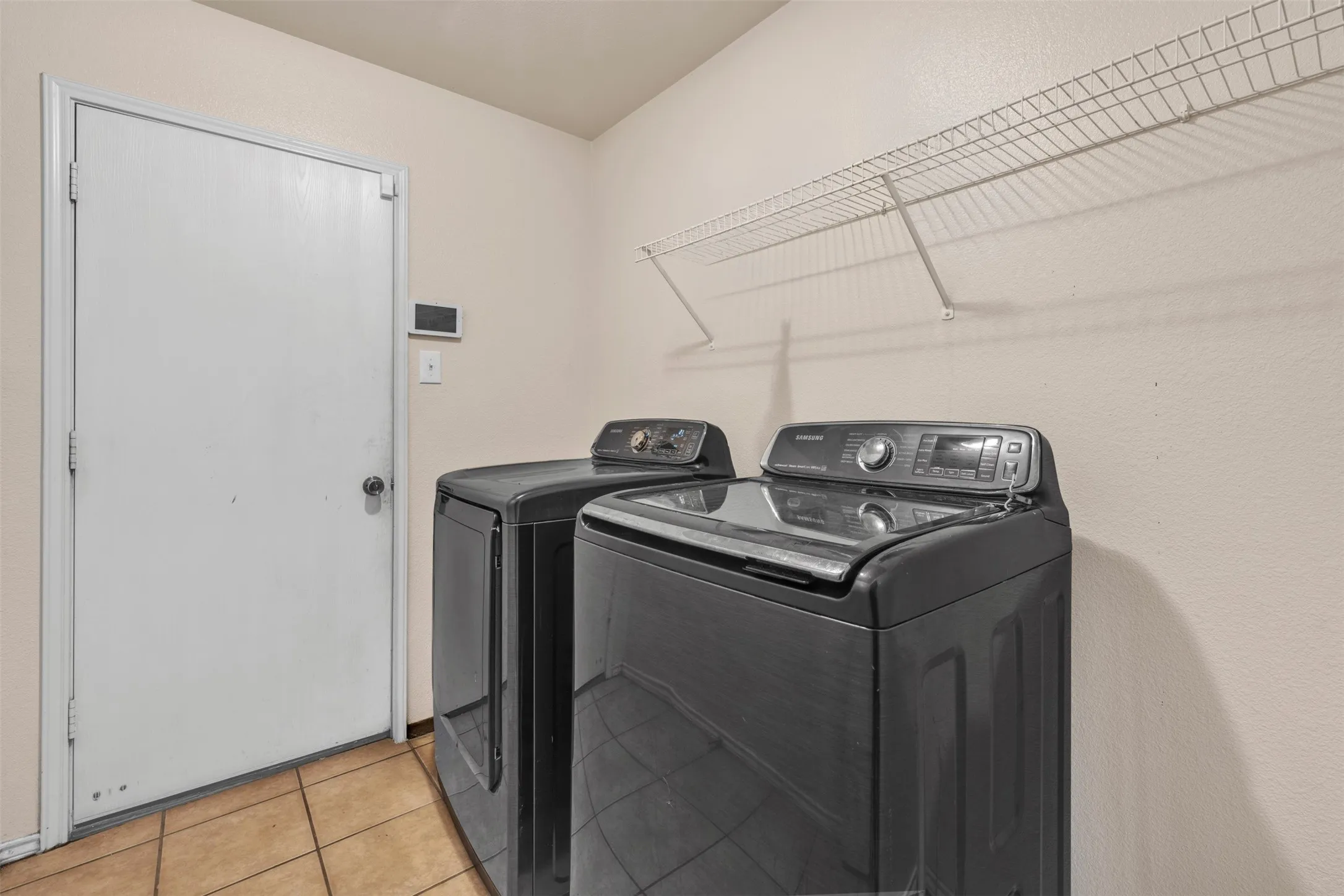Single Family Residence For Sale in Tarrant County , 9129 Troy Drive, Fort Worth, Texas 76123, 5 Bedroom, 3 Bathroom, 2 Garage spaces, 3,607 Sqft, built in 2006, mls#21297446, Real Estate Agent in Fort Worth, Homes For Sale in Tarrant county, Homes For Sale in Fort Worth, Realtor in Fort Worth Texas, Real Estate Brokerage Independent Realty Texas, Luminita Cordes Realtor