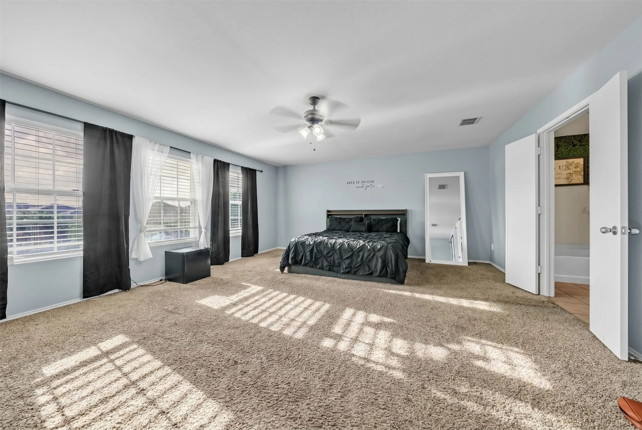 Single Family Residence For Sale in Tarrant County , 9129 Troy Drive, Fort Worth, Texas 76123, 5 Bedroom, 3 Bathroom, 2 Garage spaces, 3,607 Sqft, built in 2006, mls#21297446, Real Estate Agent in Fort Worth, Homes For Sale in Tarrant county, Homes For Sale in Fort Worth, Realtor in Fort Worth Texas, Real Estate Brokerage Independent Realty Texas, Luminita Cordes Realtor