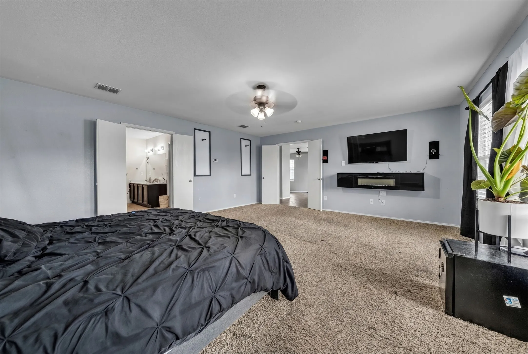 Single Family Residence For Sale in Tarrant County , 9129 Troy Drive, Fort Worth, Texas 76123, 5 Bedroom, 3 Bathroom, 2 Garage spaces, 3,607 Sqft, built in 2006, mls#21297446, Real Estate Agent in Fort Worth, Homes For Sale in Tarrant county, Homes For Sale in Fort Worth, Realtor in Fort Worth Texas, Real Estate Brokerage Independent Realty Texas, Luminita Cordes Realtor