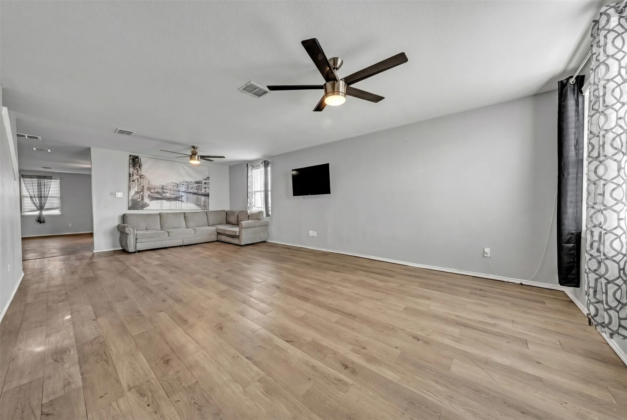 Single Family Residence For Sale in Tarrant County , 9129 Troy Drive, Fort Worth, Texas 76123, 5 Bedroom, 3 Bathroom, 2 Garage spaces, 3,607 Sqft, built in 2006, mls#21297446, Real Estate Agent in Fort Worth, Homes For Sale in Tarrant county, Homes For Sale in Fort Worth, Realtor in Fort Worth Texas, Real Estate Brokerage Independent Realty Texas, Luminita Cordes Realtor