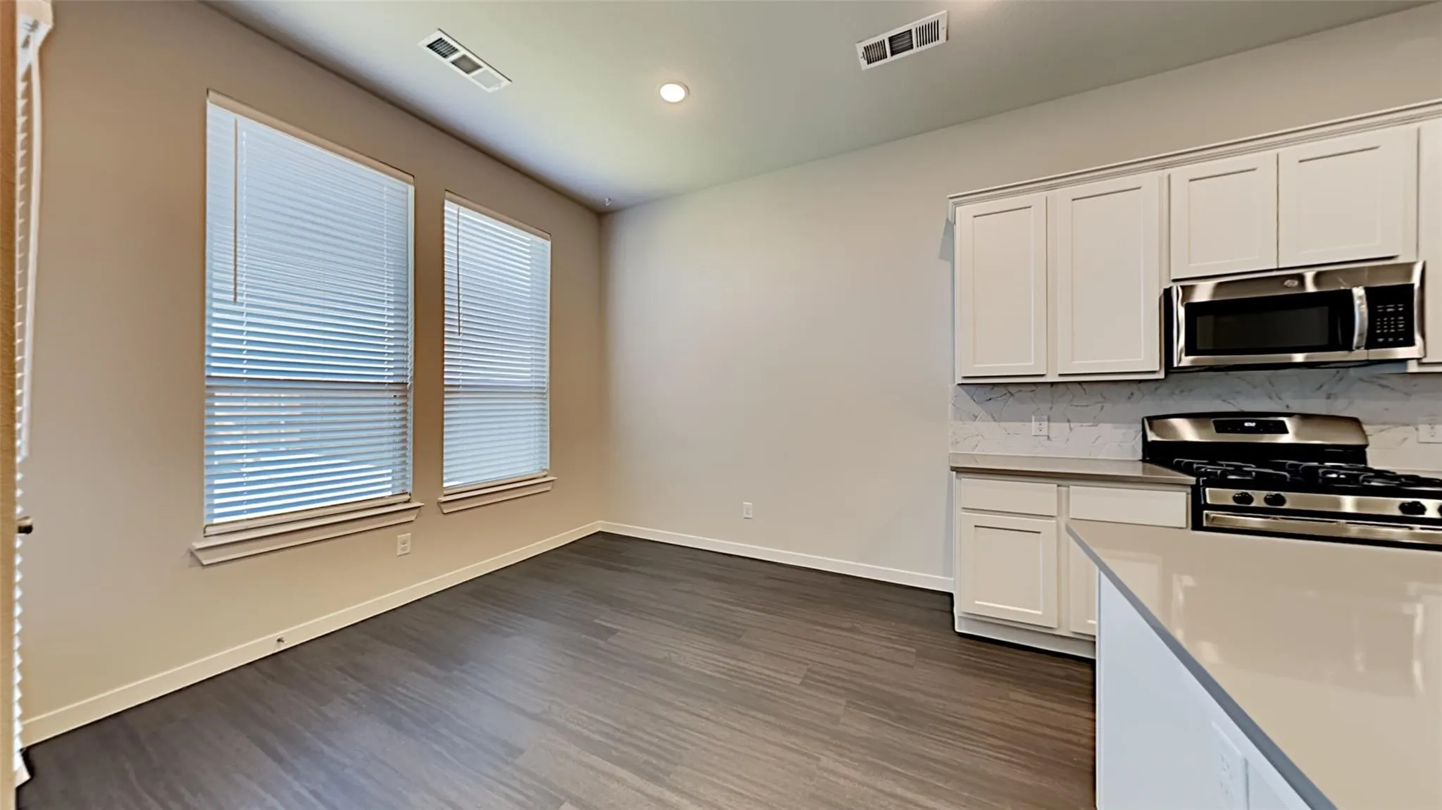 Single Family Residence For Rent in Kaufman County , 1552 Seminole Drive, Forney, Texas 75126, 5 Bedroom, 4 Bathroom, 2 Garage spaces, 2,874 Sqft, built in 2020, mls#21301940, Real Estate Agent in Forney, Homes For Rent in Kaufman county, Homes For Rent in Forney, Realtor in Forney Texas, Real Estate Brokerage Independent Realty Texas, Luminita Cordes Realtor