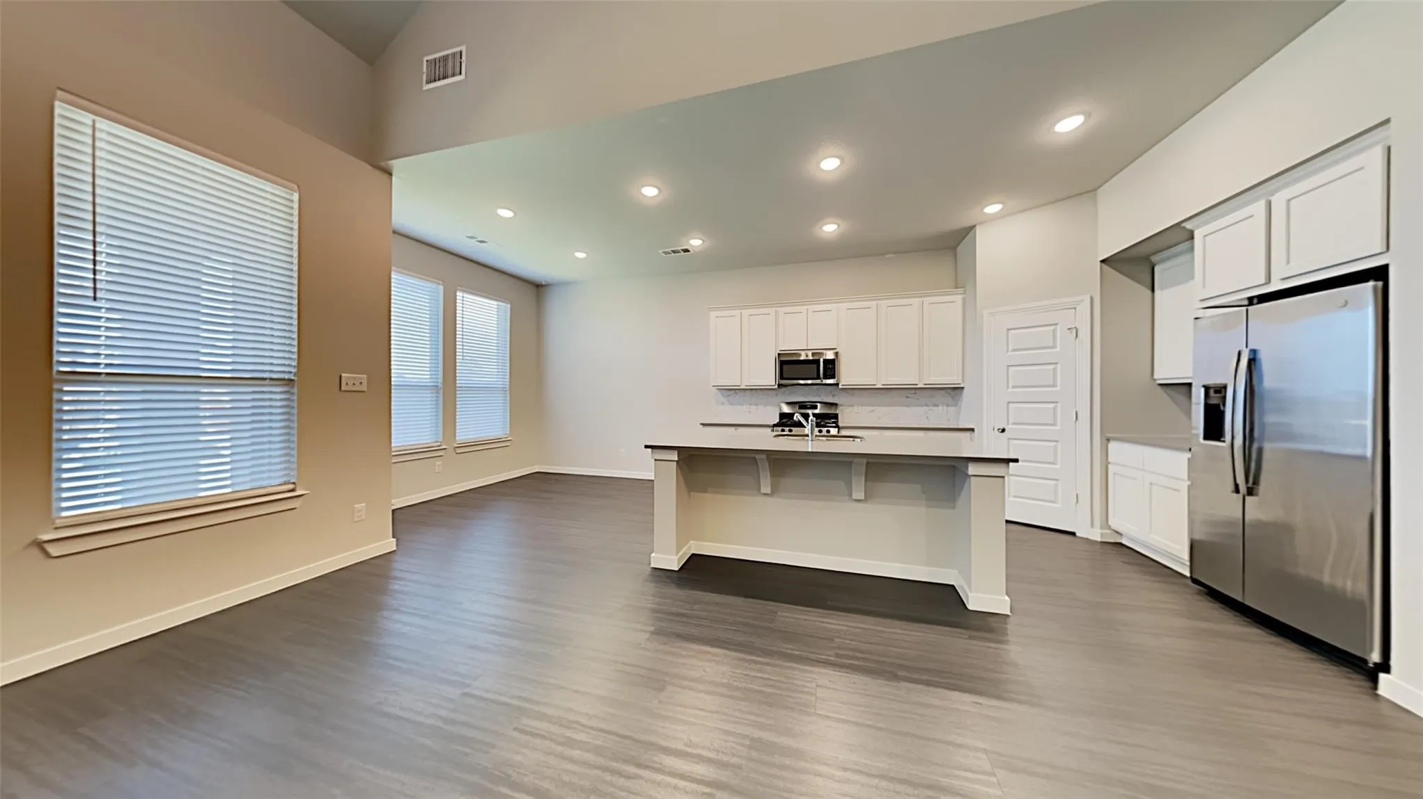 Single Family Residence For Rent in Kaufman County , 1552 Seminole Drive, Forney, Texas 75126, 5 Bedroom, 4 Bathroom, 2 Garage spaces, 2,874 Sqft, built in 2020, mls#21301940, Real Estate Agent in Forney, Homes For Rent in Kaufman county, Homes For Rent in Forney, Realtor in Forney Texas, Real Estate Brokerage Independent Realty Texas, Luminita Cordes Realtor
