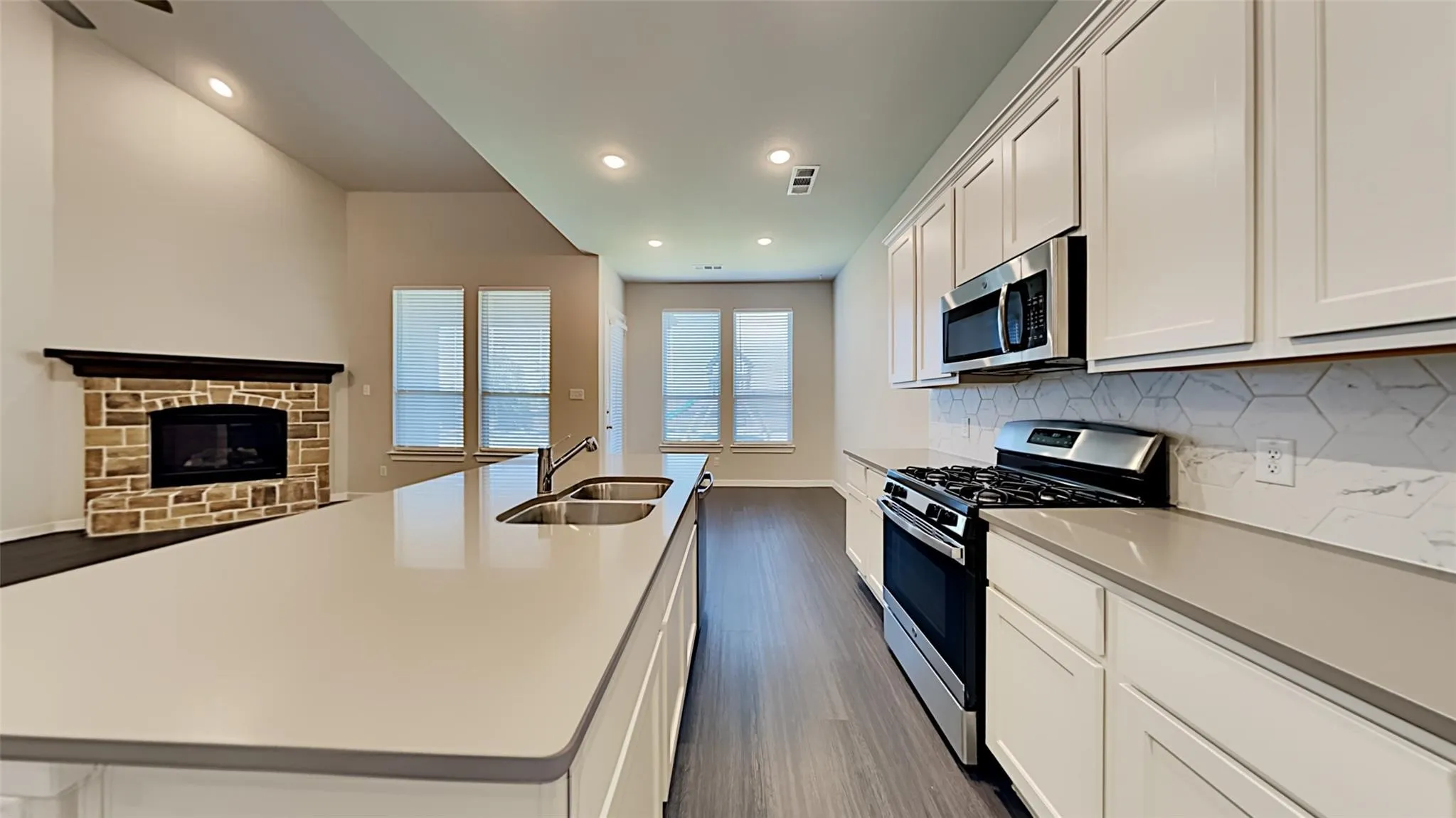 Single Family Residence For Rent in Kaufman County , 1552 Seminole Drive, Forney, Texas 75126, 5 Bedroom, 4 Bathroom, 2 Garage spaces, 2,874 Sqft, built in 2020, mls#21301940, Real Estate Agent in Forney, Homes For Rent in Kaufman county, Homes For Rent in Forney, Realtor in Forney Texas, Real Estate Brokerage Independent Realty Texas, Luminita Cordes Realtor