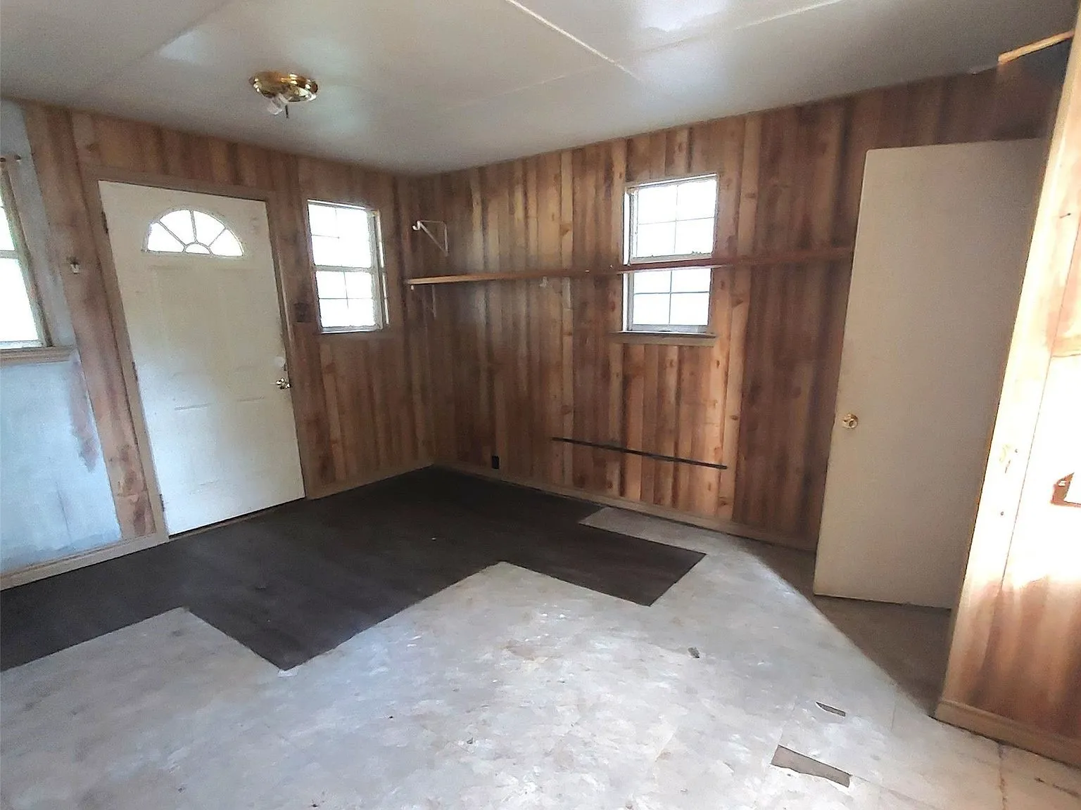 Single Family Residence For Sale in Henderson County , 1805 Cherokee Trace, Tool, Texas 75143, 2 Bedroom, 2 Bathroom, Garage spaces, 1,416 Sqft, built in 1971, mls#21300904, Real Estate Agent in Tool, Homes For Sale in Henderson county, Homes For Sale in Tool, Realtor in Tool Texas, Real Estate Brokerage Independent Realty Texas, Luminita Cordes Realtor