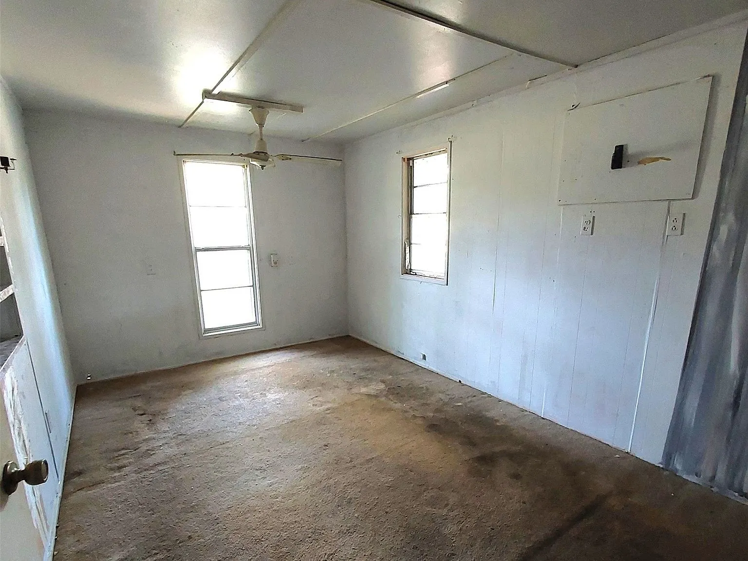 Single Family Residence For Sale in Henderson County , 1805 Cherokee Trace, Tool, Texas 75143, 2 Bedroom, 2 Bathroom, Garage spaces, 1,416 Sqft, built in 1971, mls#21300904, Real Estate Agent in Tool, Homes For Sale in Henderson county, Homes For Sale in Tool, Realtor in Tool Texas, Real Estate Brokerage Independent Realty Texas, Luminita Cordes Realtor