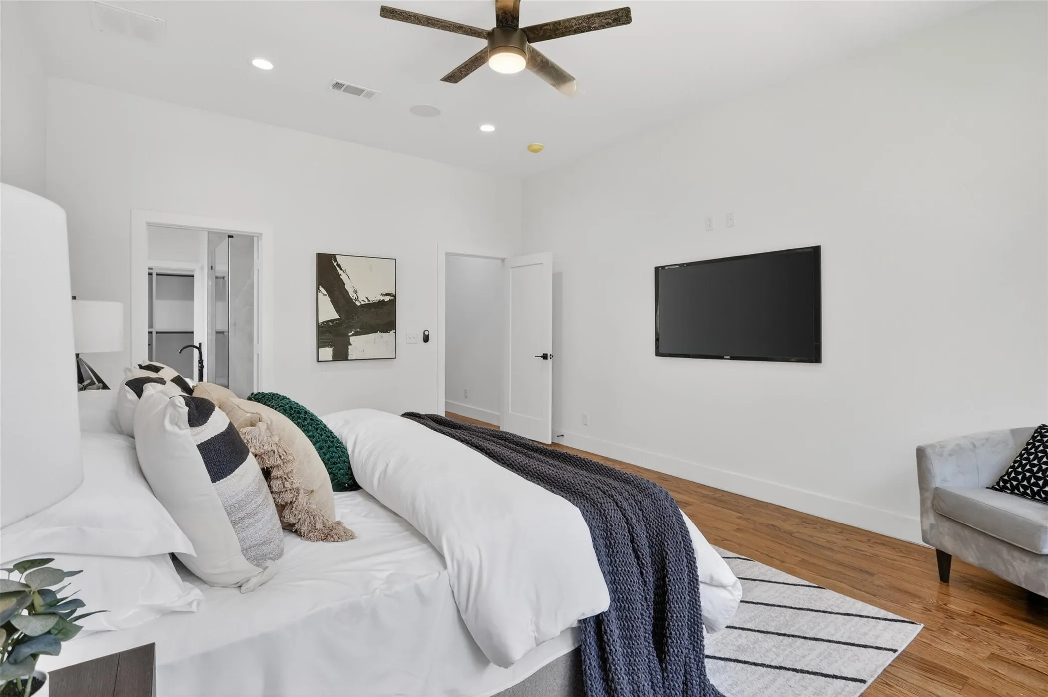 Single Family Residence For Sale in Dallas County , 1727 Ramsey, Dallas, Texas 75216, 4 Bedroom, 5 Bathroom, 2 Garage spaces, 2,702 Sqft, built in 2026, mls#21301953, Real Estate Agent in Dallas, Homes For Sale in Dallas county, Homes For Sale in Dallas, Realtor in Dallas Texas, Real Estate Brokerage Independent Realty Texas, Luminita Cordes Realtor