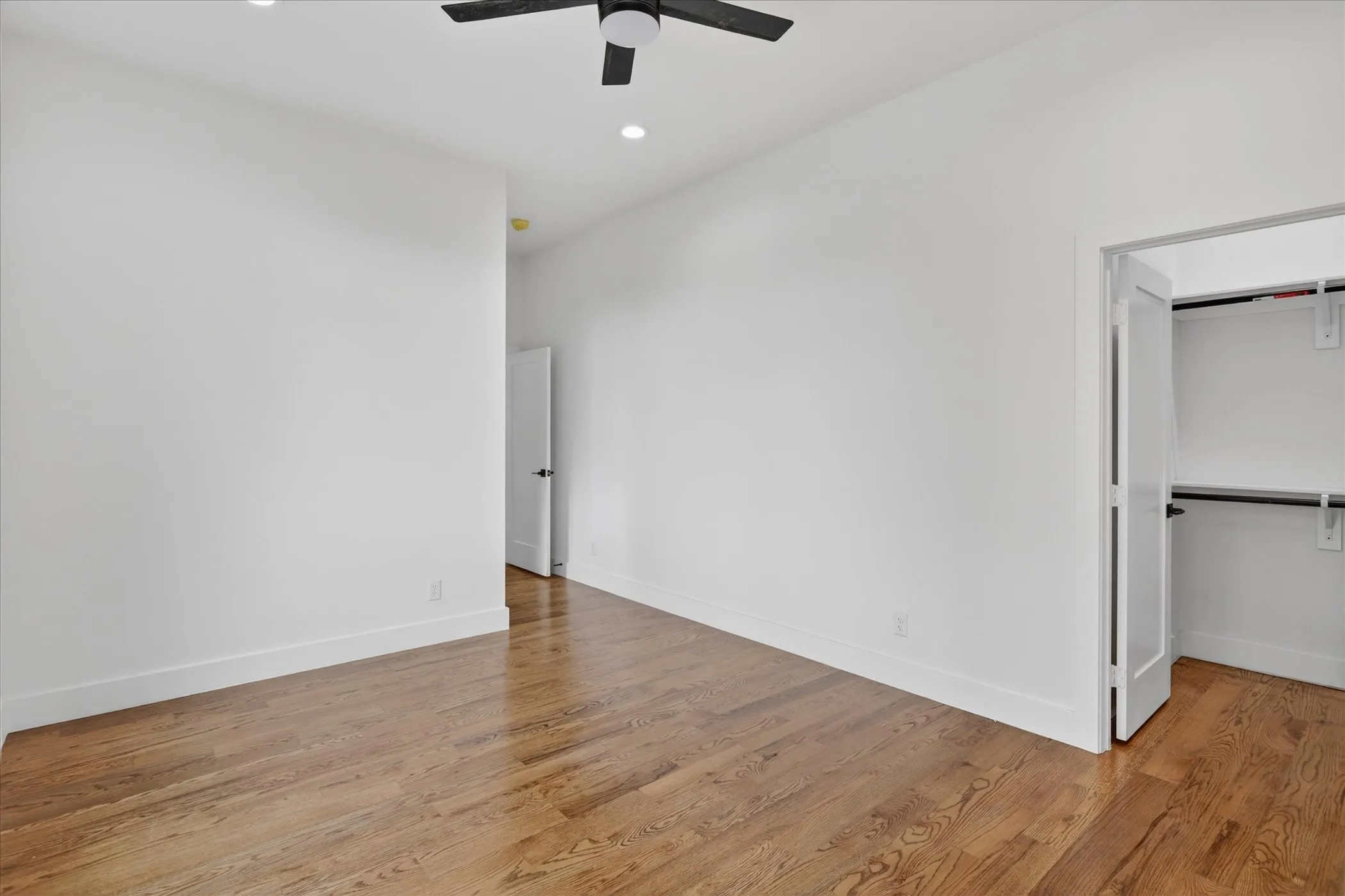 Single Family Residence For Sale in Dallas County , 1727 Ramsey, Dallas, Texas 75216, 4 Bedroom, 5 Bathroom, 2 Garage spaces, 2,702 Sqft, built in 2026, mls#21301953, Real Estate Agent in Dallas, Homes For Sale in Dallas county, Homes For Sale in Dallas, Realtor in Dallas Texas, Real Estate Brokerage Independent Realty Texas, Luminita Cordes Realtor