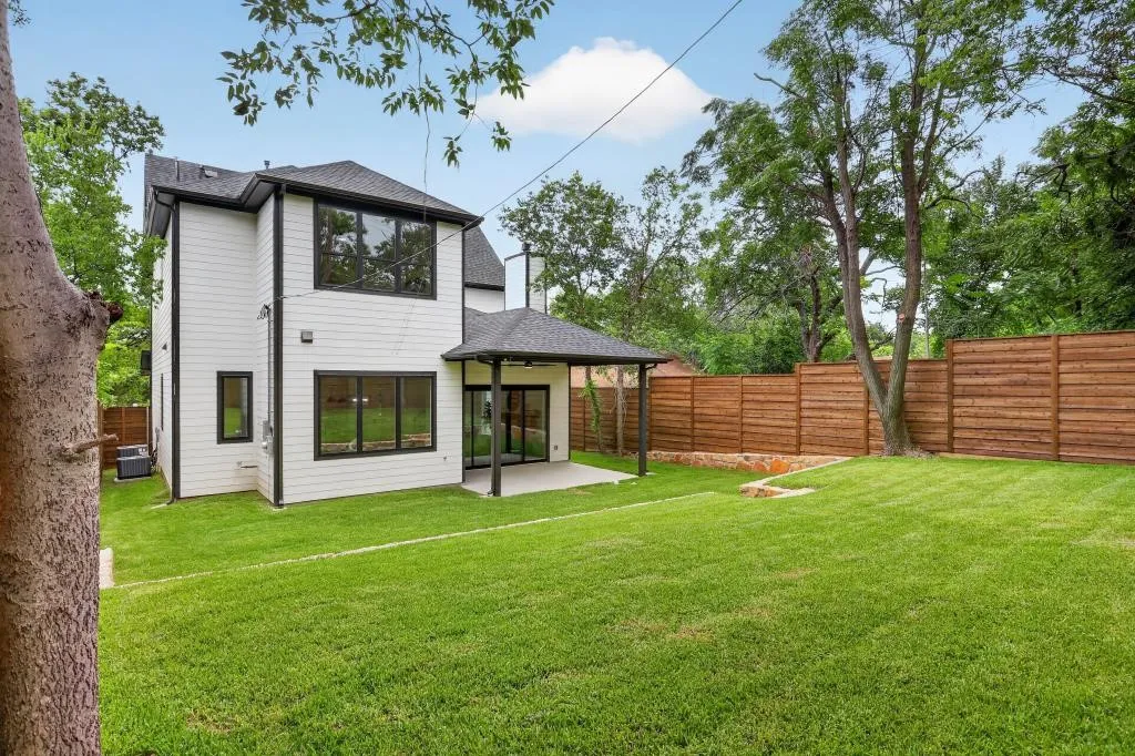 Single Family Residence For Sale in Dallas County , 1727 Ramsey, Dallas, Texas 75216, 4 Bedroom, 5 Bathroom, 2 Garage spaces, 2,702 Sqft, built in 2026, mls#21301953, Real Estate Agent in Dallas, Homes For Sale in Dallas county, Homes For Sale in Dallas, Realtor in Dallas Texas, Real Estate Brokerage Independent Realty Texas, Luminita Cordes Realtor