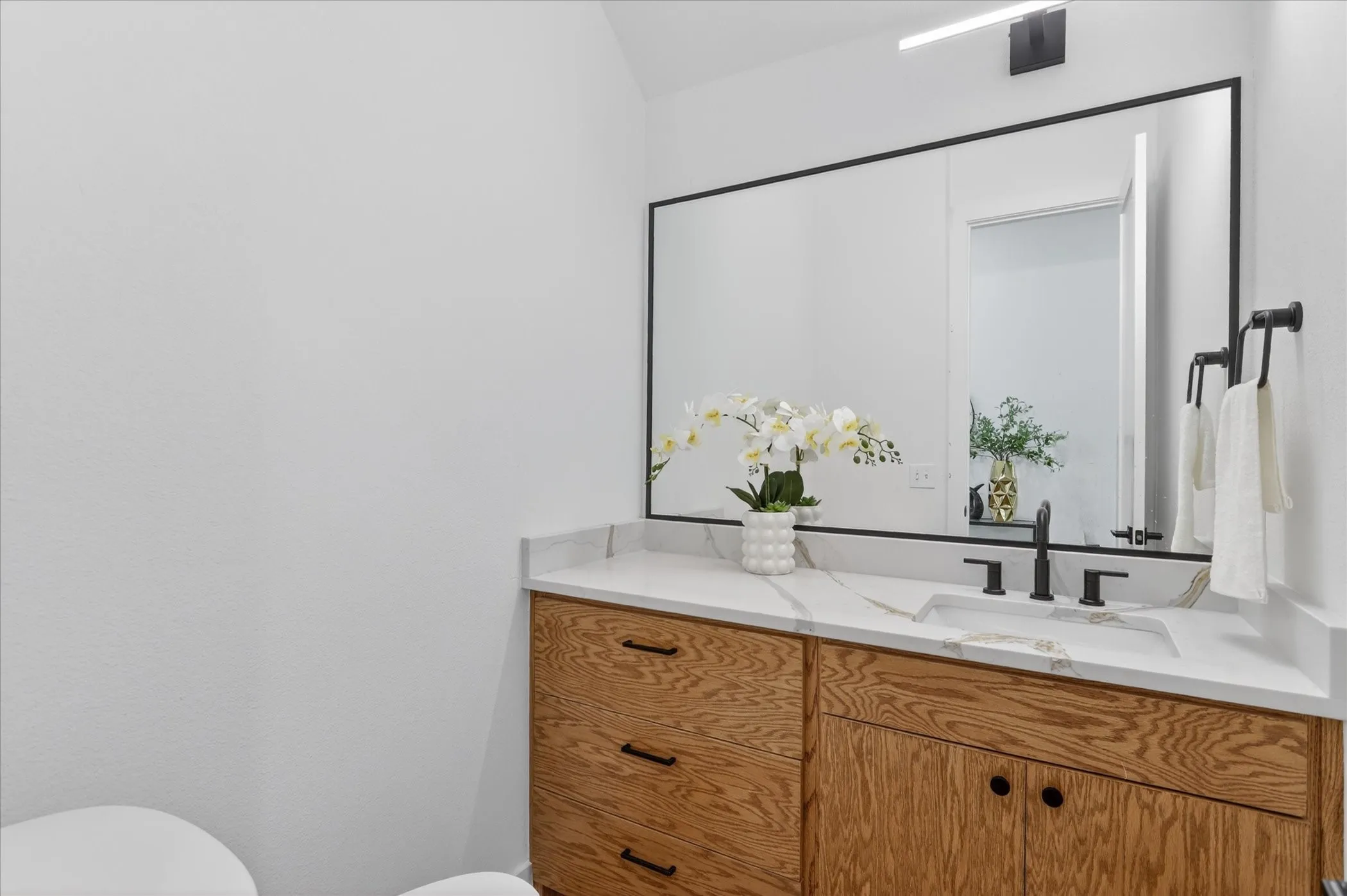 Single Family Residence For Sale in Dallas County , 1727 Ramsey, Dallas, Texas 75216, 4 Bedroom, 5 Bathroom, 2 Garage spaces, 2,702 Sqft, built in 2026, mls#21301953, Real Estate Agent in Dallas, Homes For Sale in Dallas county, Homes For Sale in Dallas, Realtor in Dallas Texas, Real Estate Brokerage Independent Realty Texas, Luminita Cordes Realtor