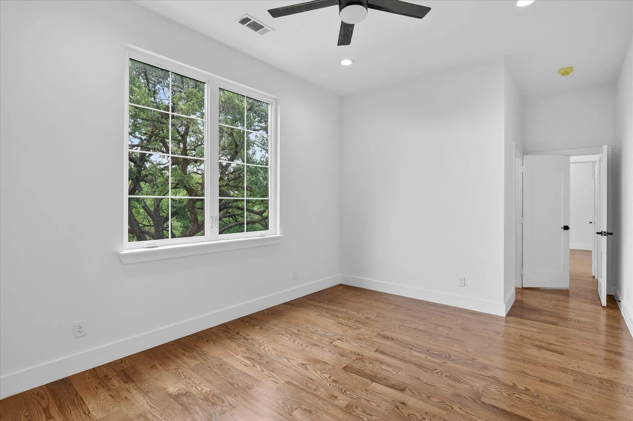 Single Family Residence For Sale in Dallas County , 1727 Ramsey, Dallas, Texas 75216, 4 Bedroom, 5 Bathroom, 2 Garage spaces, 2,702 Sqft, built in 2026, mls#21301953, Real Estate Agent in Dallas, Homes For Sale in Dallas county, Homes For Sale in Dallas, Realtor in Dallas Texas, Real Estate Brokerage Independent Realty Texas, Luminita Cordes Realtor
