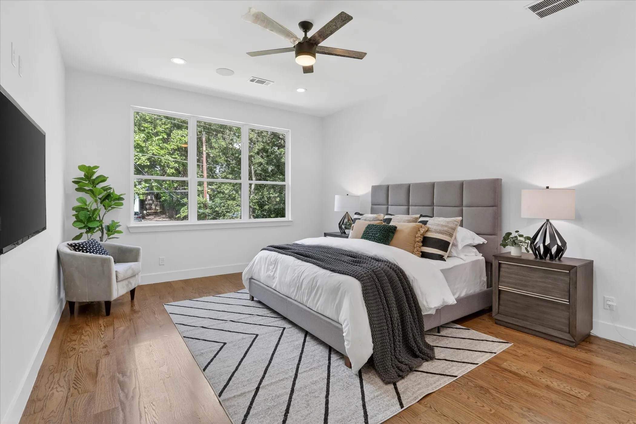 Single Family Residence For Sale in Dallas County , 1727 Ramsey, Dallas, Texas 75216, 4 Bedroom, 5 Bathroom, 2 Garage spaces, 2,702 Sqft, built in 2026, mls#21301953, Real Estate Agent in Dallas, Homes For Sale in Dallas county, Homes For Sale in Dallas, Realtor in Dallas Texas, Real Estate Brokerage Independent Realty Texas, Luminita Cordes Realtor