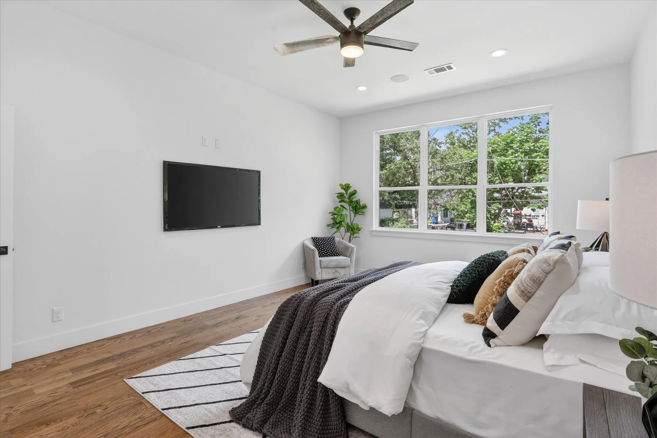 Single Family Residence For Sale in Dallas County , 1727 Ramsey, Dallas, Texas 75216, 4 Bedroom, 5 Bathroom, 2 Garage spaces, 2,702 Sqft, built in 2026, mls#21301953, Real Estate Agent in Dallas, Homes For Sale in Dallas county, Homes For Sale in Dallas, Realtor in Dallas Texas, Real Estate Brokerage Independent Realty Texas, Luminita Cordes Realtor