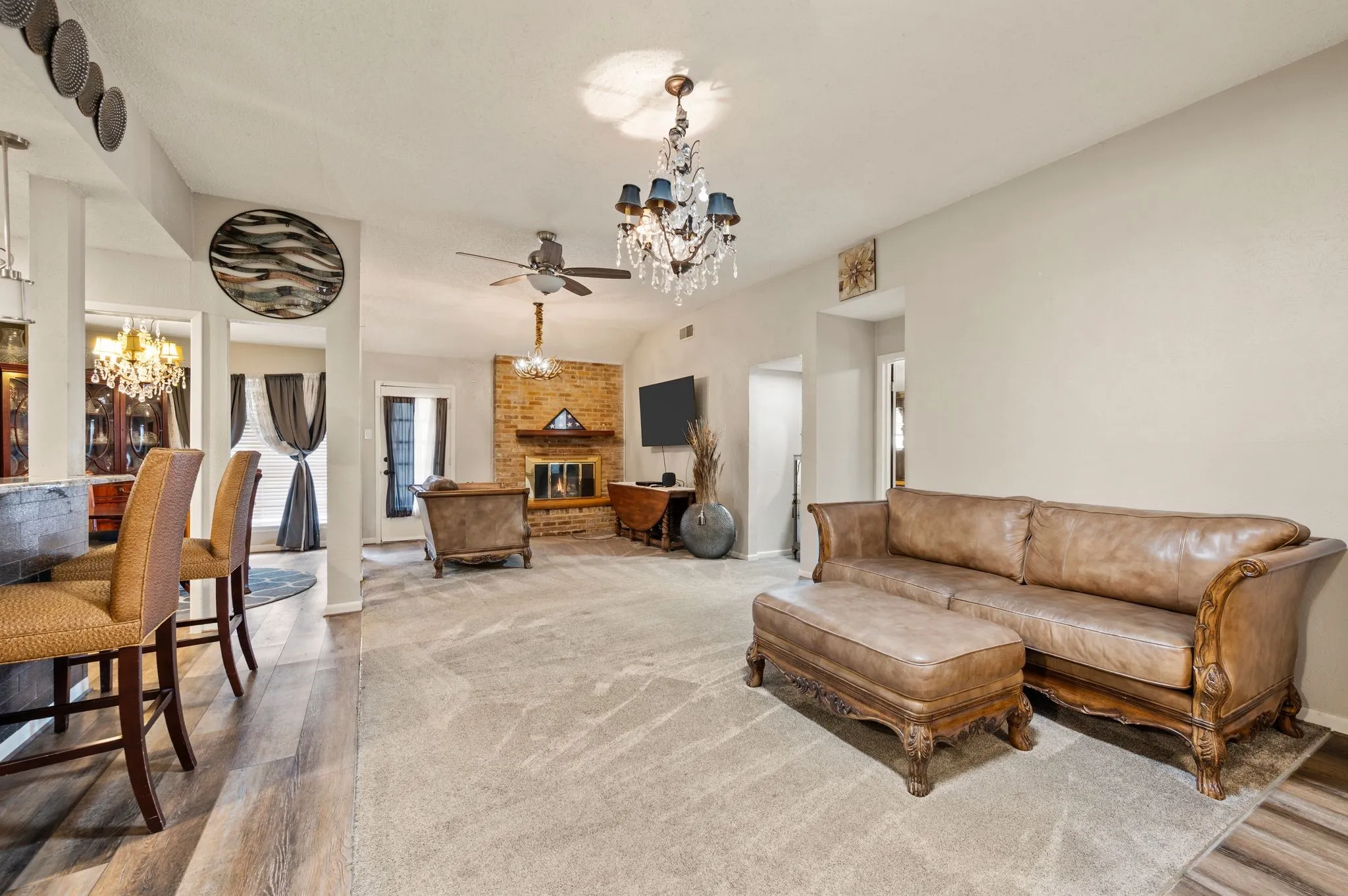 Single Family Residence For Sale in Dallas County , 8709 Forest Green Drive, Dallas, Texas 75243, 3 Bedroom, 3 Bathroom, 2 Garage spaces, 2,103 Sqft, built in 1974, mls#21301879, Real Estate Agent in Dallas, Homes For Sale in Dallas county, Homes For Sale in Dallas, Realtor in Dallas Texas, Real Estate Brokerage Independent Realty Texas, Luminita Cordes Realtor