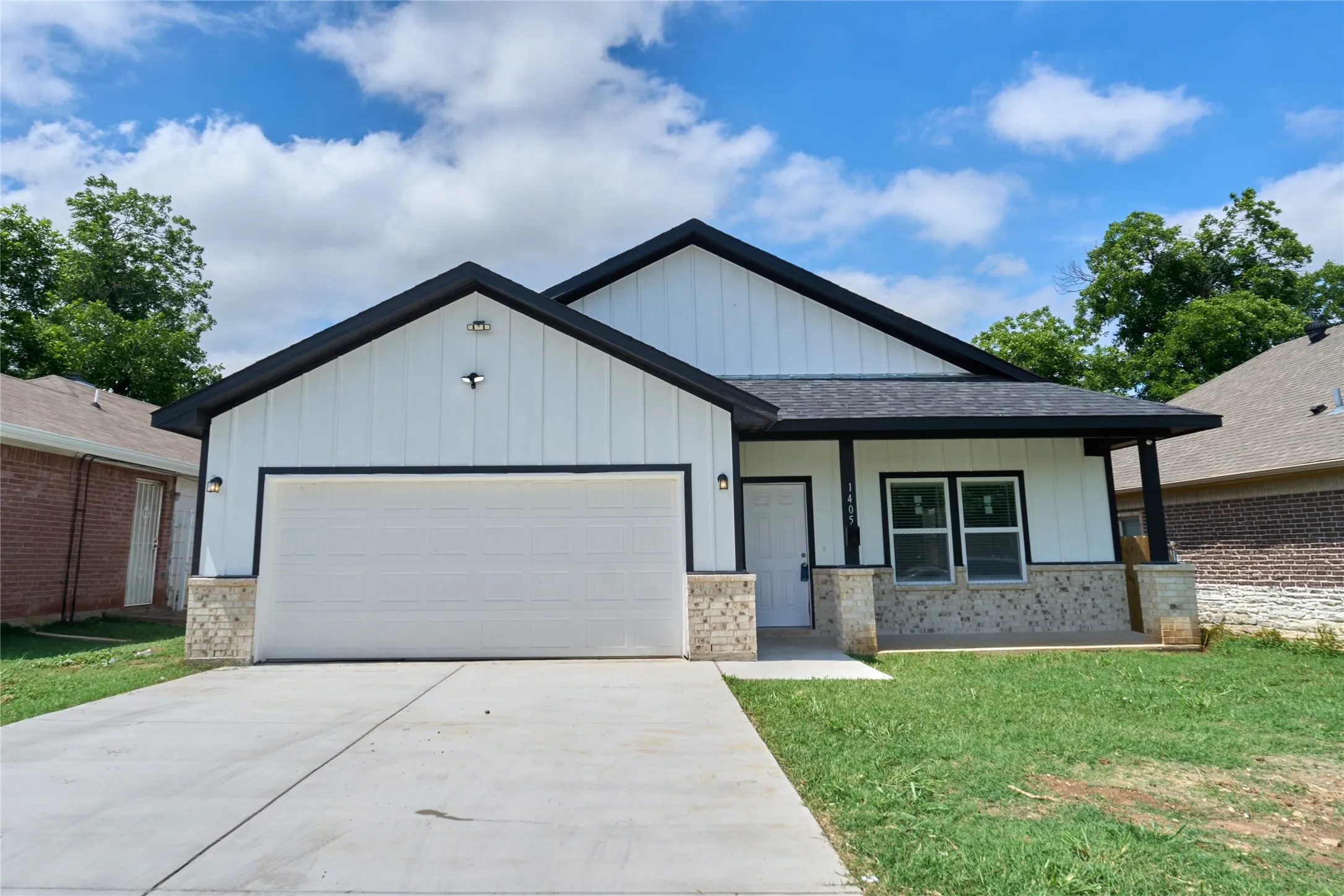 Single Family Residence For Sale in Tarrant County , 1405 E Maddox Avenue, Fort Worth, Texas 76104, 3 Bedroom, 2 Bathroom, 2 Garage spaces, 1,591 Sqft, built in 2026, mls#21301951, Real Estate Agent in Fort Worth, Homes For Sale in Tarrant county, Homes For Sale in Fort Worth, Realtor in Fort Worth Texas, Real Estate Brokerage Independent Realty Texas, Luminita Cordes Realtor