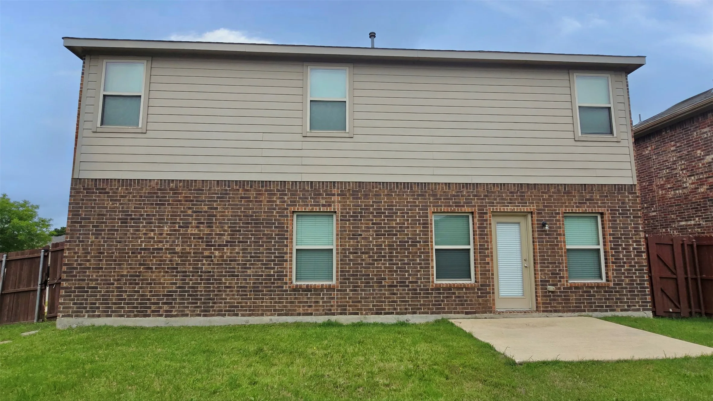 Single Family Residence For Sale in Collin County , 2101 Shady Glen Trail, Princeton, Texas 75407, 5 Bedroom, 3 Bathroom, 2 Garage spaces, 2,606 Sqft, built in 2015, mls#21301974, Real Estate Agent in Princeton, Homes For Sale in Collin county, Homes For Sale in Princeton, Realtor in Princeton Texas, Real Estate Brokerage Independent Realty Texas, Luminita Cordes Realtor