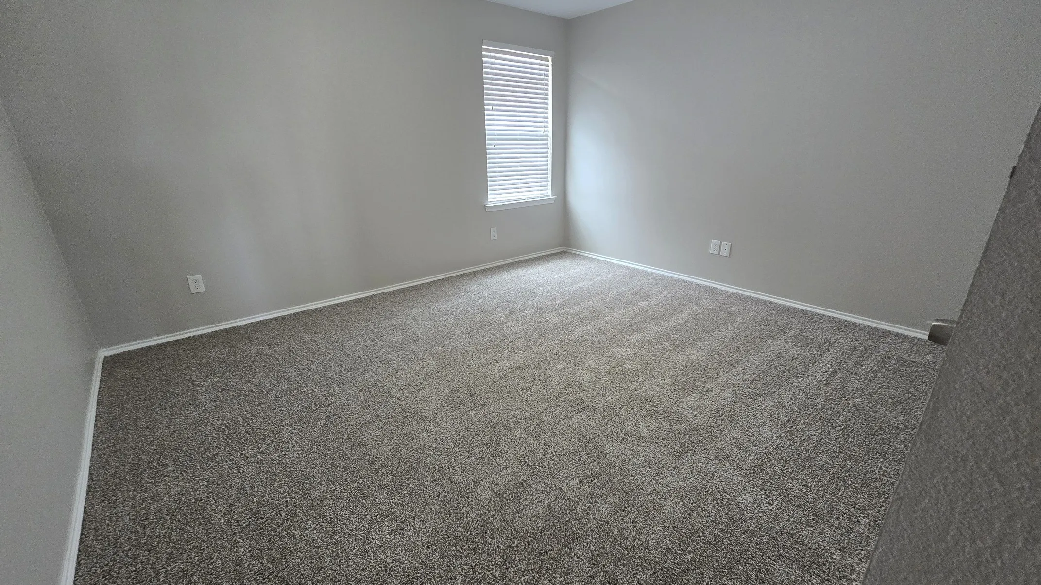 Single Family Residence For Sale in Collin County , 2101 Shady Glen Trail, Princeton, Texas 75407, 5 Bedroom, 3 Bathroom, 2 Garage spaces, 2,606 Sqft, built in 2015, mls#21301974, Real Estate Agent in Princeton, Homes For Sale in Collin county, Homes For Sale in Princeton, Realtor in Princeton Texas, Real Estate Brokerage Independent Realty Texas, Luminita Cordes Realtor