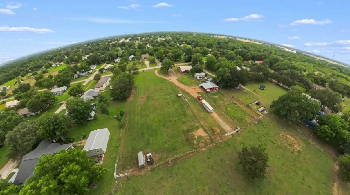 Single Family Residence For Sale in Freestone County , 110 N Avenue D, Wortham, Texas 76693, 3 Bedroom, 2 Bathroom, Garage spaces, 1,634 Sqft, built in 1985, mls#21301635, Real Estate Agent in Wortham, Homes For Sale in Freestone county, Homes For Sale in Wortham, Realtor in Wortham Texas, Real Estate Brokerage Independent Realty Texas, Luminita Cordes Realtor