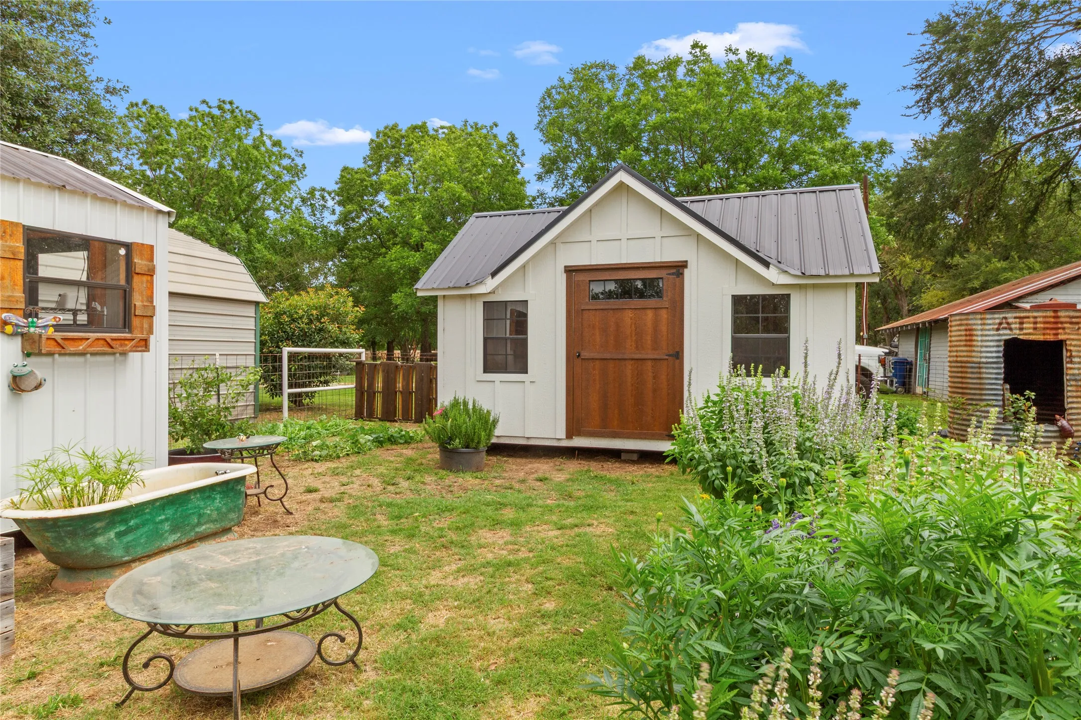 Single Family Residence For Sale in Freestone County , 110 N Avenue D, Wortham, Texas 76693, 3 Bedroom, 2 Bathroom, Garage spaces, 1,634 Sqft, built in 1985, mls#21301635, Real Estate Agent in Wortham, Homes For Sale in Freestone county, Homes For Sale in Wortham, Realtor in Wortham Texas, Real Estate Brokerage Independent Realty Texas, Luminita Cordes Realtor