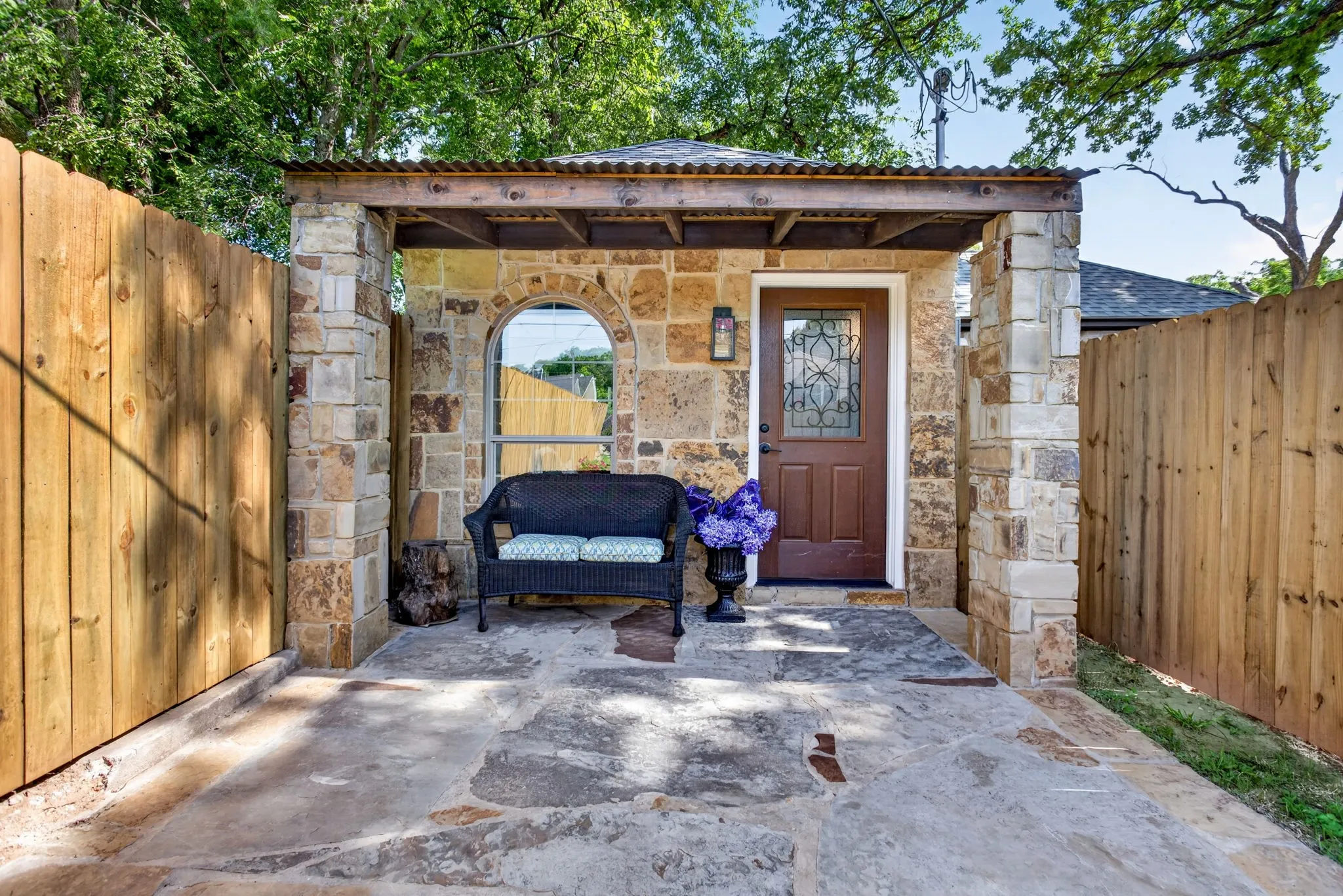 Single Family Residence For Sale in Parker County , 702 W Spring Street, Weatherford, Texas 76086, 3 Bedroom, 3 Bathroom, Garage spaces, 2,535 Sqft, built in 1930, mls#21301744, Real Estate Agent in Weatherford, Homes For Sale in Parker county, Homes For Sale in Weatherford, Realtor in Weatherford Texas, Real Estate Brokerage Independent Realty Texas, Luminita Cordes Realtor