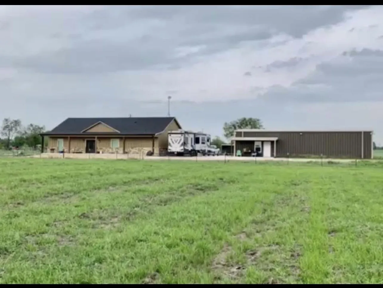 Farm For Sale in Kaufman County , 6037 Bluebird Lane, Kaufman, Texas 75142, 3 Bedroom, 2 Bathroom, Garage spaces, 2,400 Sqft, built in 2022, mls#21301612, Real Estate Agent in Kaufman, Homes For Sale in Kaufman county, Homes For Sale in Kaufman, Realtor in Kaufman Texas, Real Estate Brokerage Independent Realty Texas, Luminita Cordes Realtor