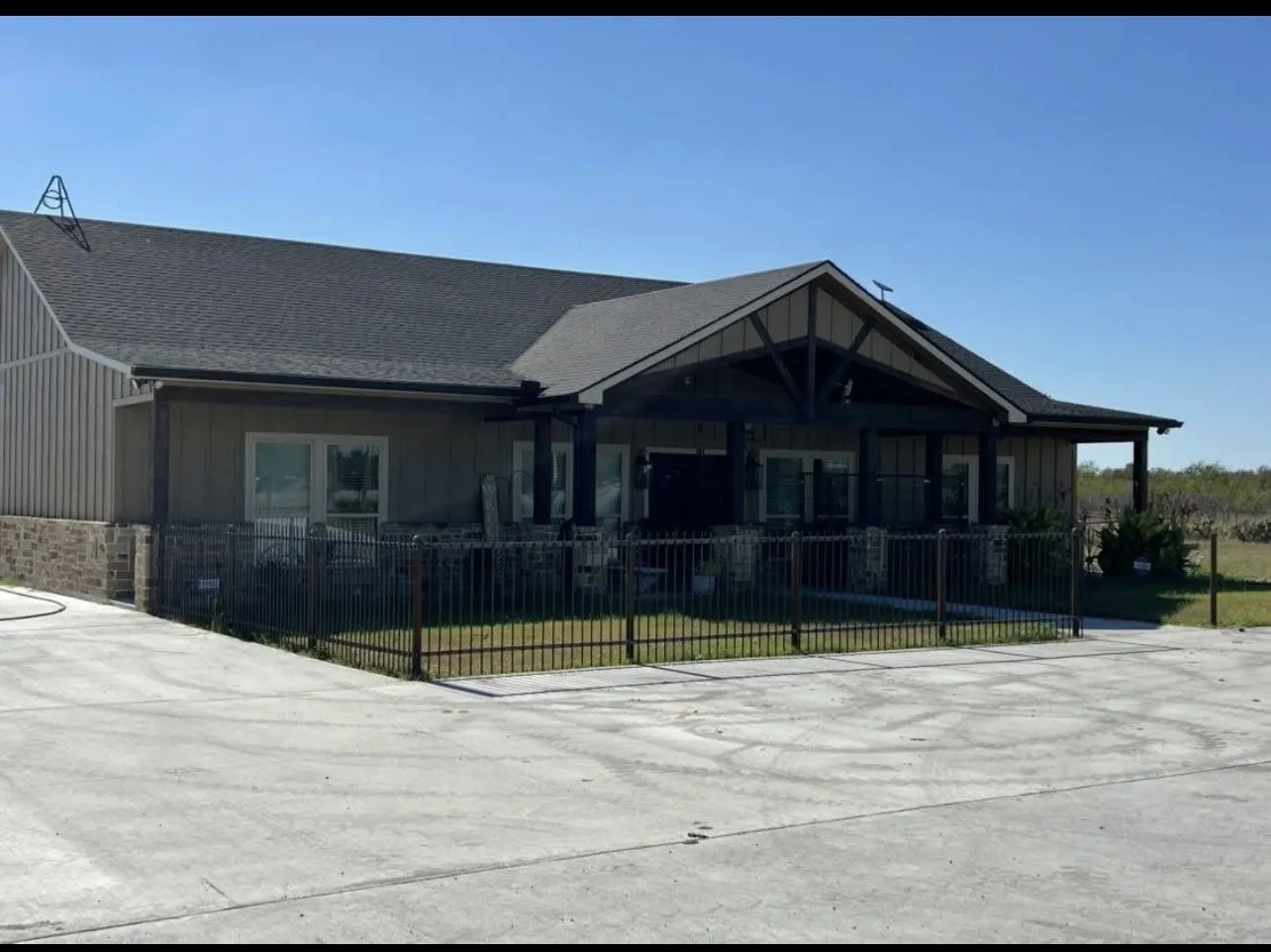 Farm For Sale in Kaufman County , 6037 Bluebird Lane, Kaufman, Texas 75142, 3 Bedroom, 2 Bathroom, Garage spaces, 2,400 Sqft, built in 2022, mls#21301612, Real Estate Agent in Kaufman, Homes For Sale in Kaufman county, Homes For Sale in Kaufman, Realtor in Kaufman Texas, Real Estate Brokerage Independent Realty Texas, Luminita Cordes Realtor
