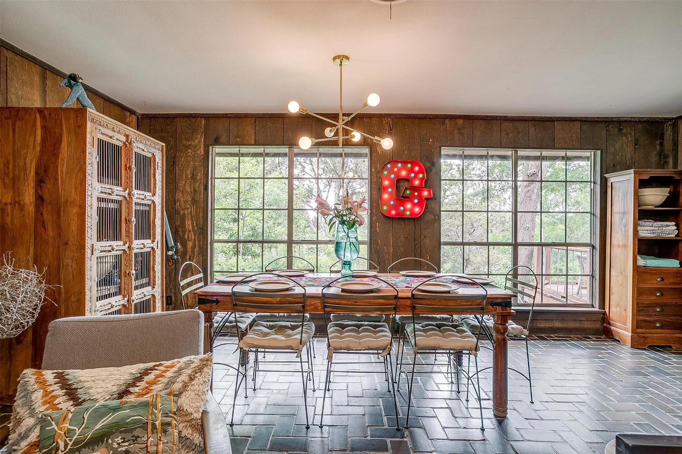 Single Family Residence For Sale in Hood County , 228 Rock Harbor Drive, Granbury, Texas 76048, 4 Bedroom, 2 Bathroom, Garage spaces, 2,224 Sqft, built in 1978, mls#21286454, Real Estate Agent in Granbury, Homes For Sale in Hood county, Homes For Sale in Granbury, Realtor in Granbury Texas, Real Estate Brokerage Independent Realty Texas, Luminita Cordes Realtor