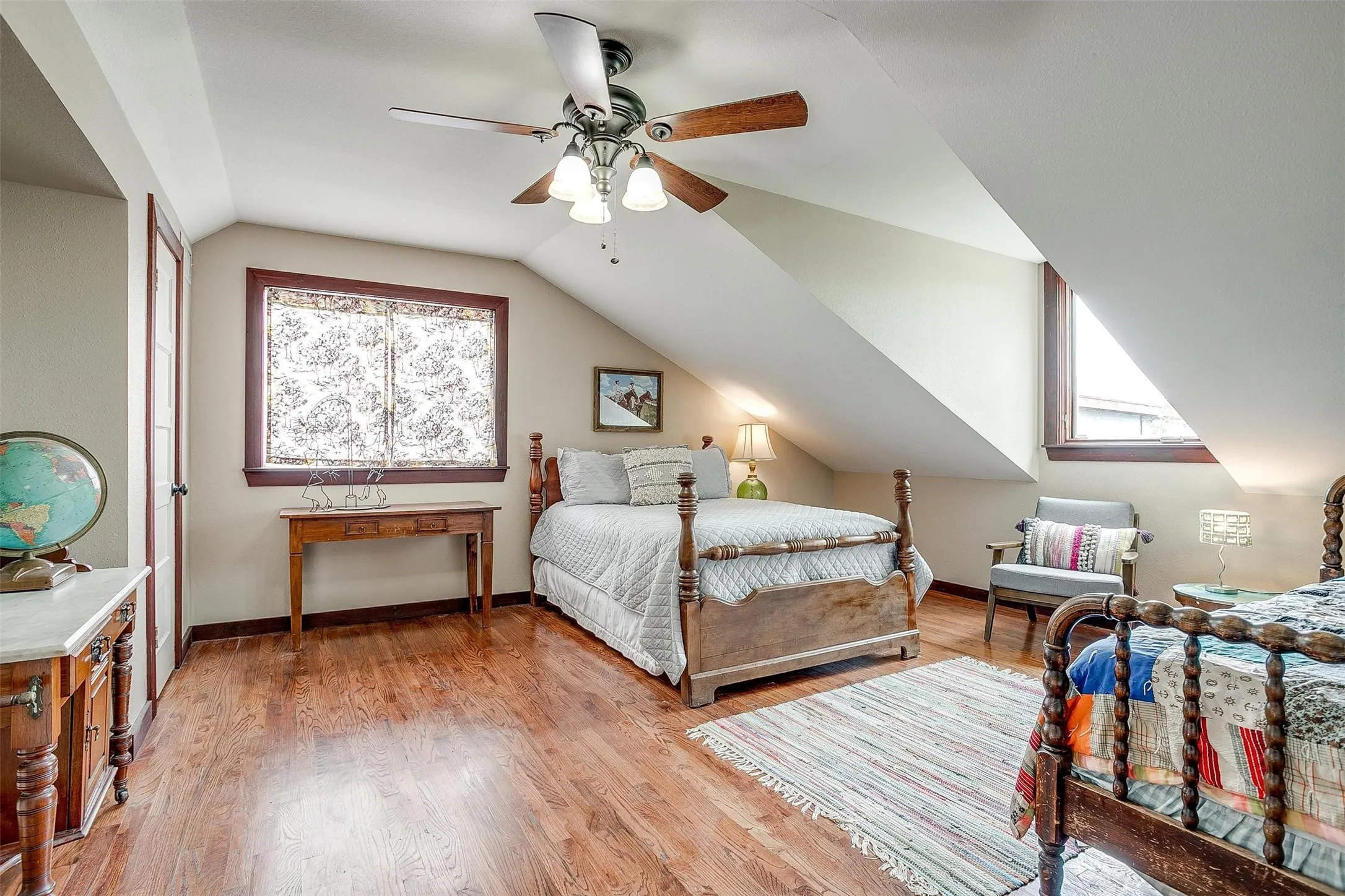 Single Family Residence For Sale in Hood County , 228 Rock Harbor Drive, Granbury, Texas 76048, 4 Bedroom, 2 Bathroom, Garage spaces, 2,224 Sqft, built in 1978, mls#21286454, Real Estate Agent in Granbury, Homes For Sale in Hood county, Homes For Sale in Granbury, Realtor in Granbury Texas, Real Estate Brokerage Independent Realty Texas, Luminita Cordes Realtor