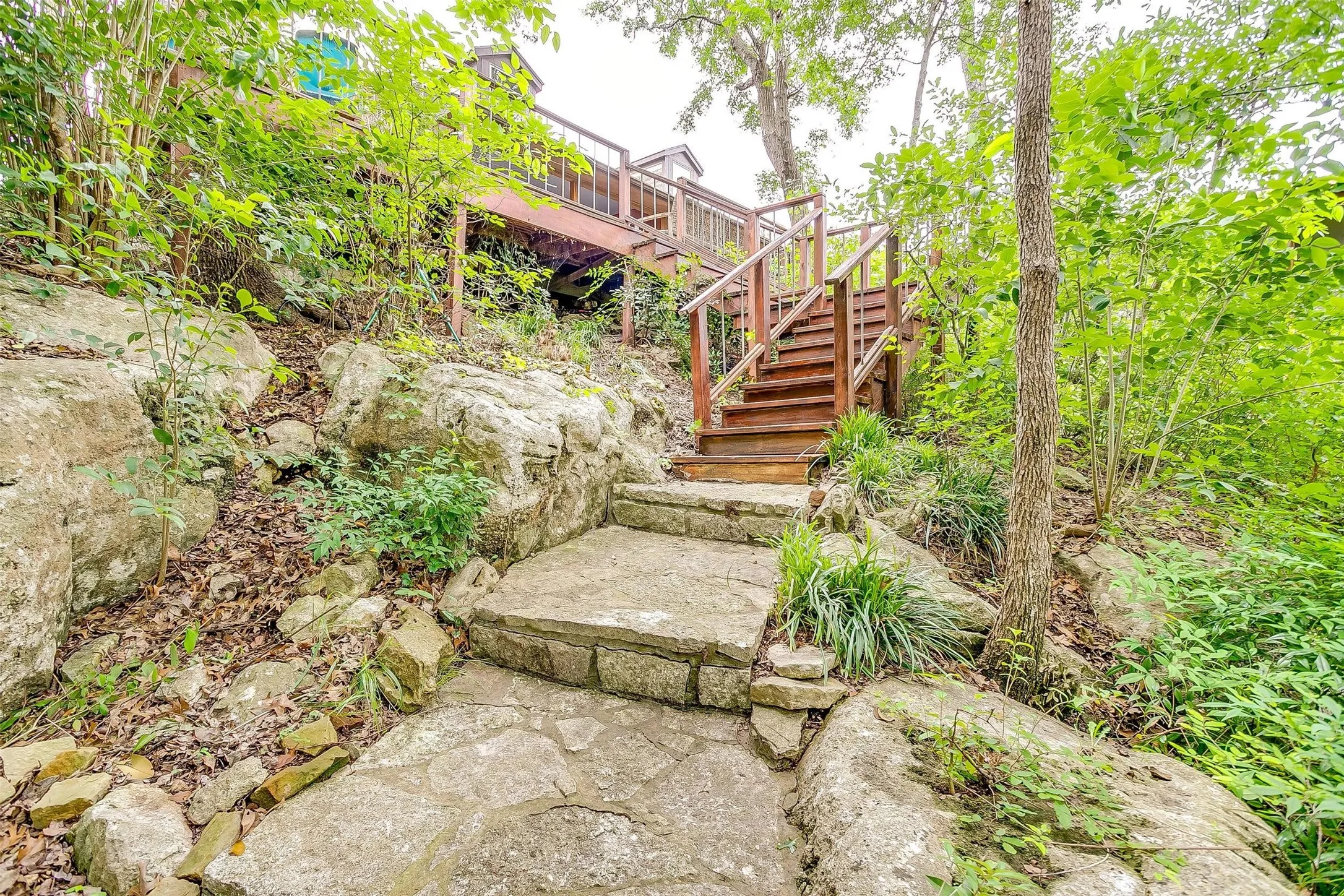 Single Family Residence For Sale in Hood County , 228 Rock Harbor Drive, Granbury, Texas 76048, 4 Bedroom, 2 Bathroom, Garage spaces, 2,224 Sqft, built in 1978, mls#21286454, Real Estate Agent in Granbury, Homes For Sale in Hood county, Homes For Sale in Granbury, Realtor in Granbury Texas, Real Estate Brokerage Independent Realty Texas, Luminita Cordes Realtor