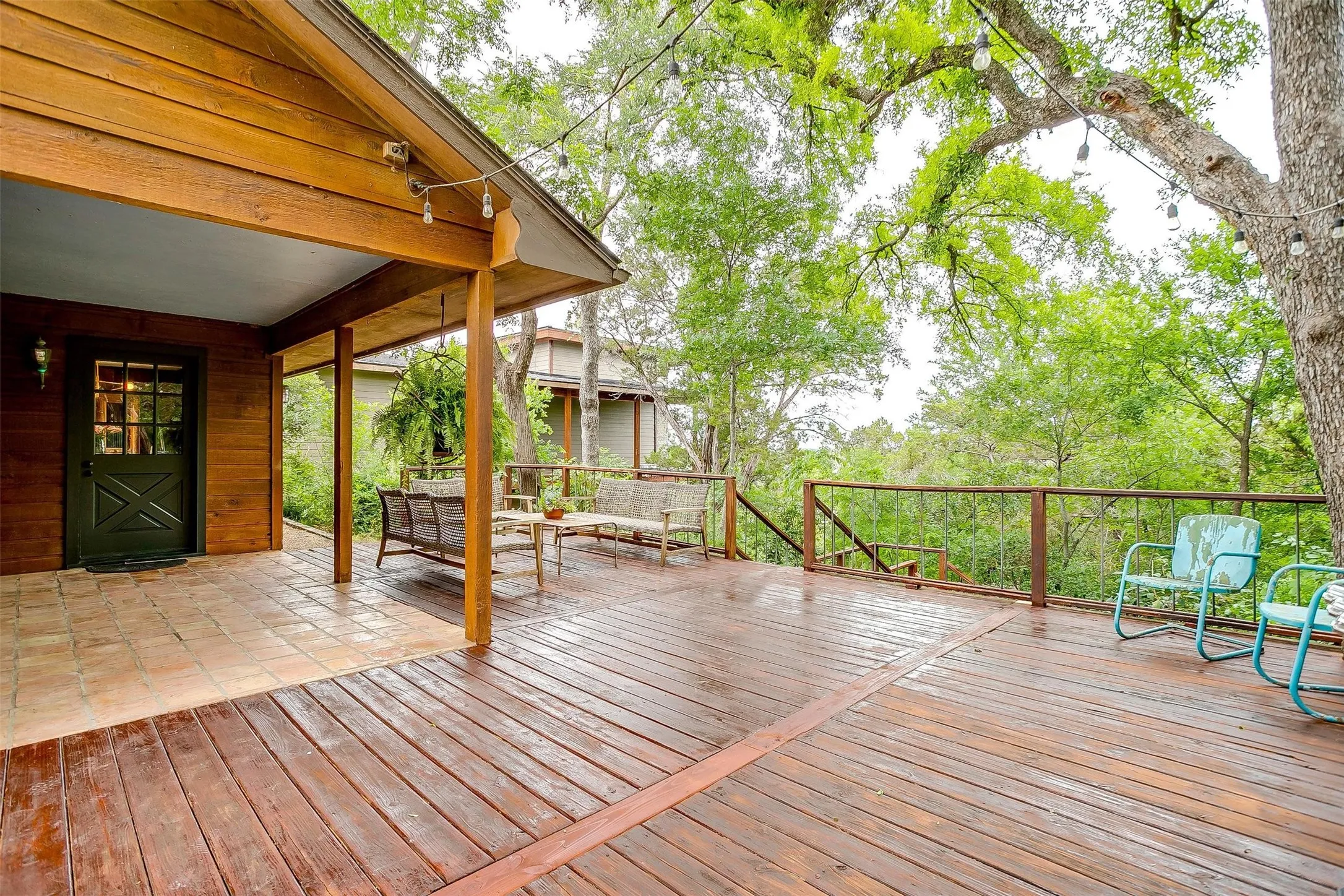 Single Family Residence For Sale in Hood County , 228 Rock Harbor Drive, Granbury, Texas 76048, 4 Bedroom, 2 Bathroom, Garage spaces, 2,224 Sqft, built in 1978, mls#21286454, Real Estate Agent in Granbury, Homes For Sale in Hood county, Homes For Sale in Granbury, Realtor in Granbury Texas, Real Estate Brokerage Independent Realty Texas, Luminita Cordes Realtor