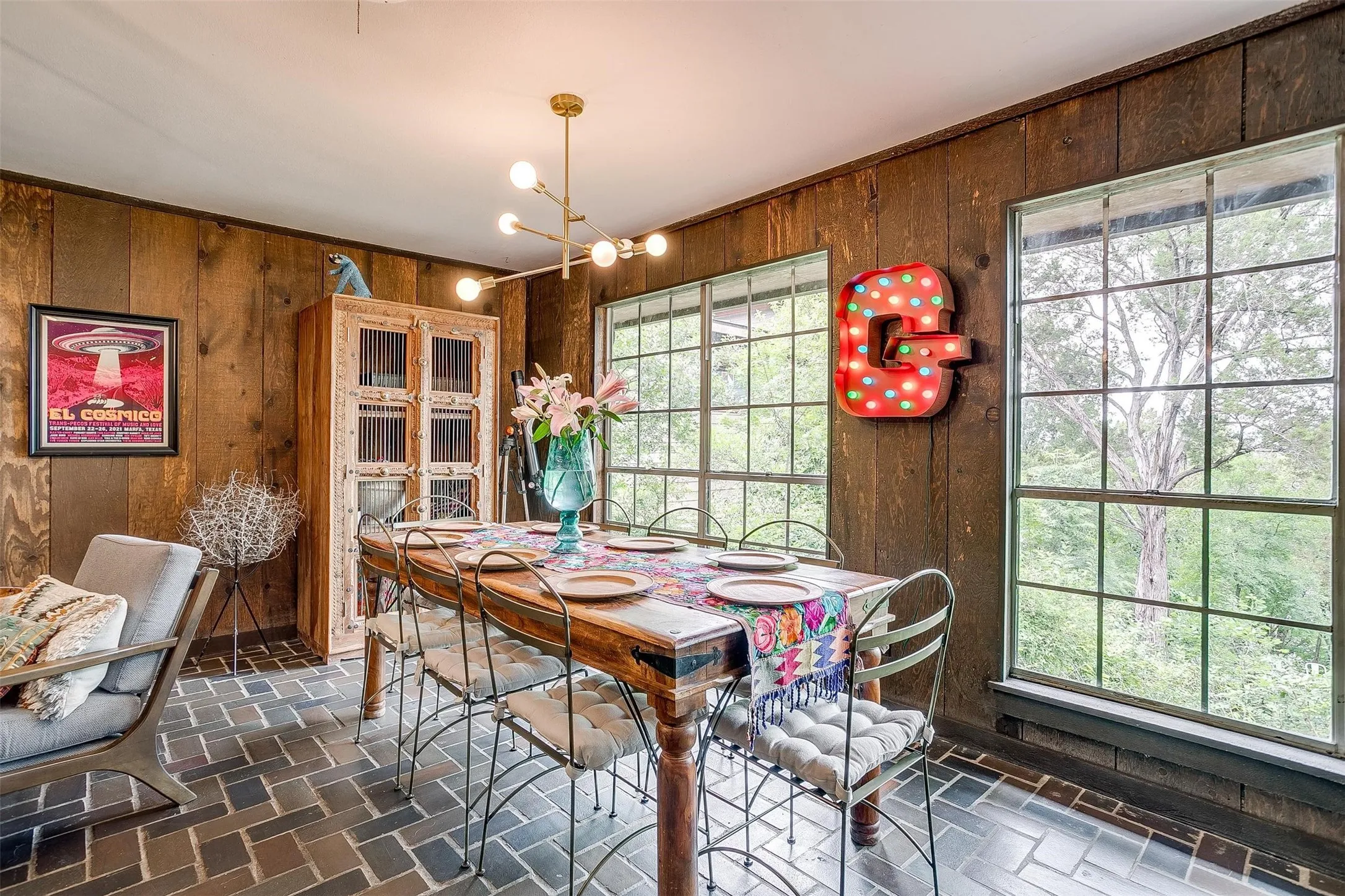 Single Family Residence For Sale in Hood County , 228 Rock Harbor Drive, Granbury, Texas 76048, 4 Bedroom, 2 Bathroom, Garage spaces, 2,224 Sqft, built in 1978, mls#21286454, Real Estate Agent in Granbury, Homes For Sale in Hood county, Homes For Sale in Granbury, Realtor in Granbury Texas, Real Estate Brokerage Independent Realty Texas, Luminita Cordes Realtor