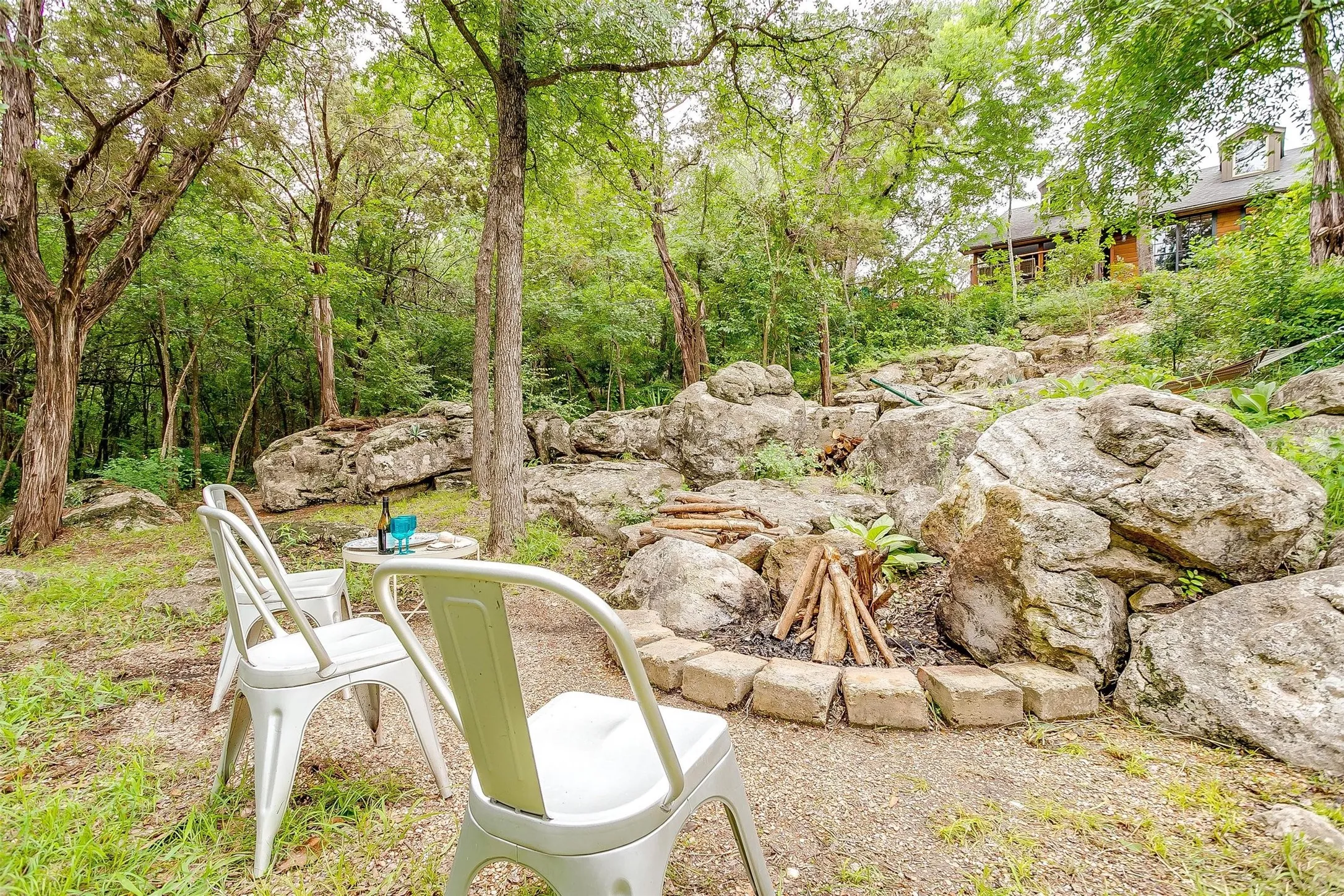 Single Family Residence For Sale in Hood County , 228 Rock Harbor Drive, Granbury, Texas 76048, 4 Bedroom, 2 Bathroom, Garage spaces, 2,224 Sqft, built in 1978, mls#21286454, Real Estate Agent in Granbury, Homes For Sale in Hood county, Homes For Sale in Granbury, Realtor in Granbury Texas, Real Estate Brokerage Independent Realty Texas, Luminita Cordes Realtor