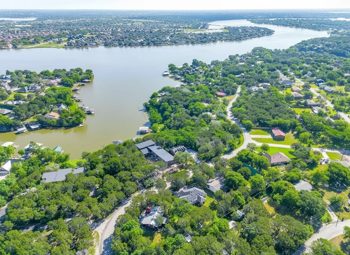 Single Family Residence For Sale in Hood County , 228 Rock Harbor Drive, Granbury, Texas 76048, 4 Bedroom, 2 Bathroom, Garage spaces, 2,224 Sqft, built in 1978, mls#21286454, Real Estate Agent in Granbury, Homes For Sale in Hood county, Homes For Sale in Granbury, Realtor in Granbury Texas, Real Estate Brokerage Independent Realty Texas, Luminita Cordes Realtor