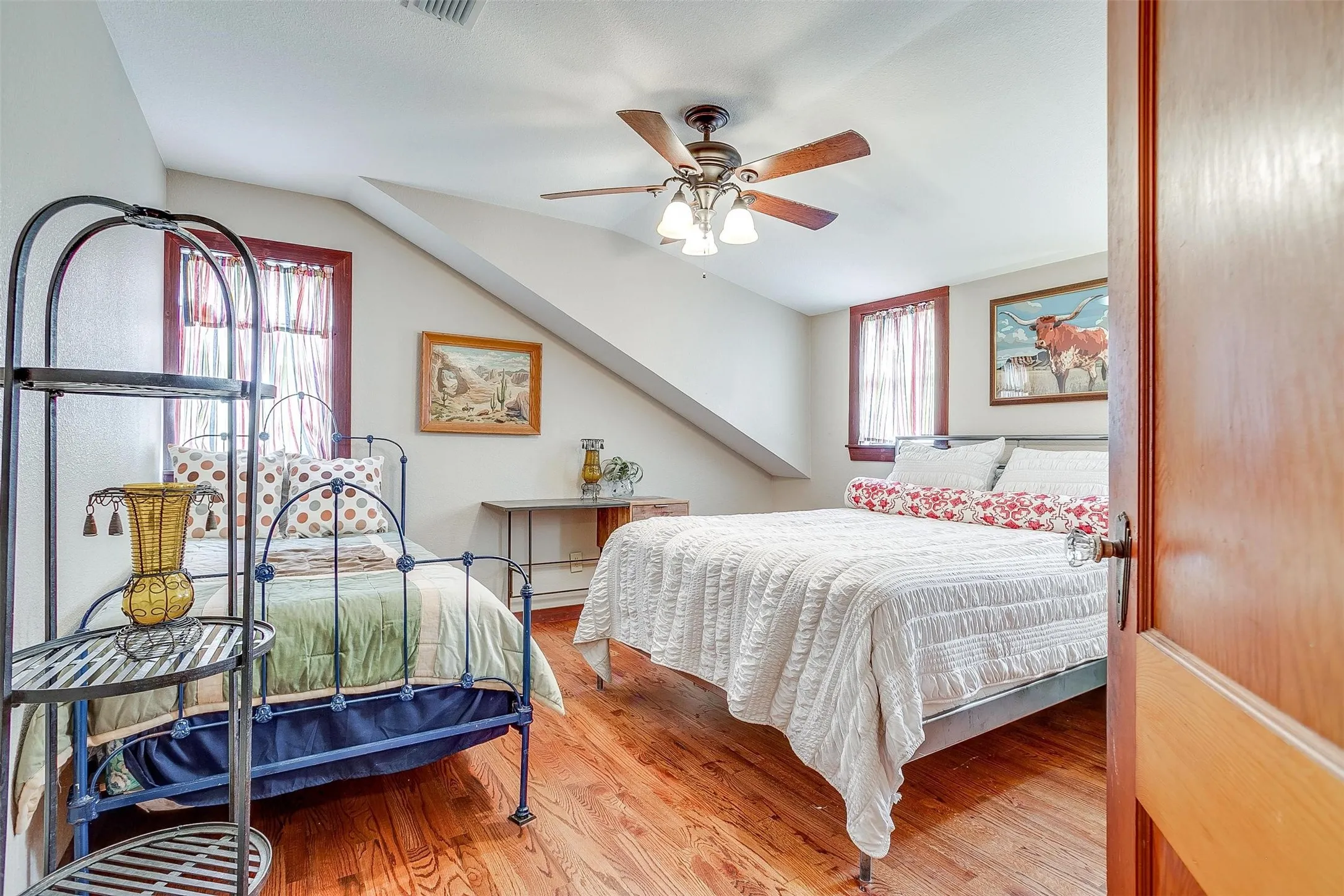 Single Family Residence For Sale in Hood County , 228 Rock Harbor Drive, Granbury, Texas 76048, 4 Bedroom, 2 Bathroom, Garage spaces, 2,224 Sqft, built in 1978, mls#21286454, Real Estate Agent in Granbury, Homes For Sale in Hood county, Homes For Sale in Granbury, Realtor in Granbury Texas, Real Estate Brokerage Independent Realty Texas, Luminita Cordes Realtor