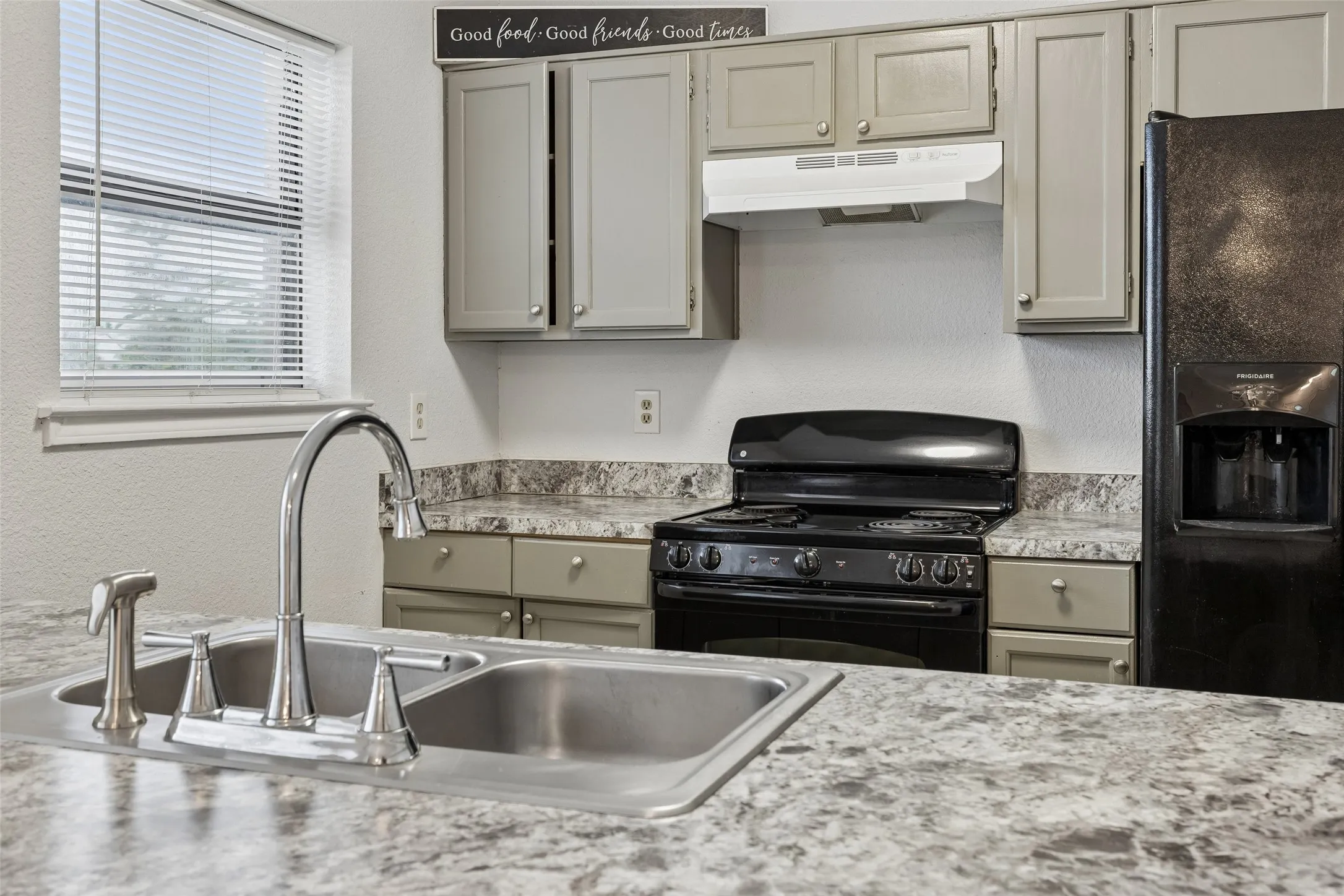 Duplex For Sale in Dallas County , 1401 Brook Meadow Circle, Lancaster, Texas 75134, 4 Bedroom, 5 Bathroom, 2 Garage spaces, 0 Sqft, built in 1985, mls#21289743, Real Estate Agent in Lancaster, Homes For Sale in Dallas county, Homes For Sale in Lancaster, Realtor in Lancaster Texas, Real Estate Brokerage Independent Realty Texas, Luminita Cordes Realtor