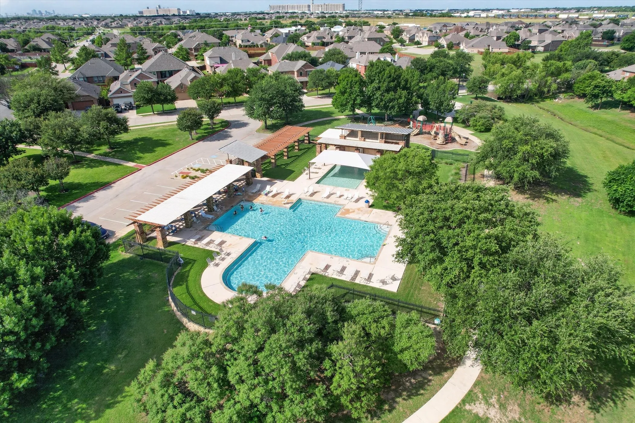 Single Family Residence For Sale in Tarrant County , 8136 Black Ash Drive, Fort Worth, Texas 76131, 4 Bedroom, 3 Bathroom, 2 Garage spaces, 2,846 Sqft, built in 2006, mls#21301983, Real Estate Agent in Fort Worth, Homes For Sale in Tarrant county, Homes For Sale in Fort Worth, Realtor in Fort Worth Texas, Real Estate Brokerage Independent Realty Texas, Luminita Cordes Realtor